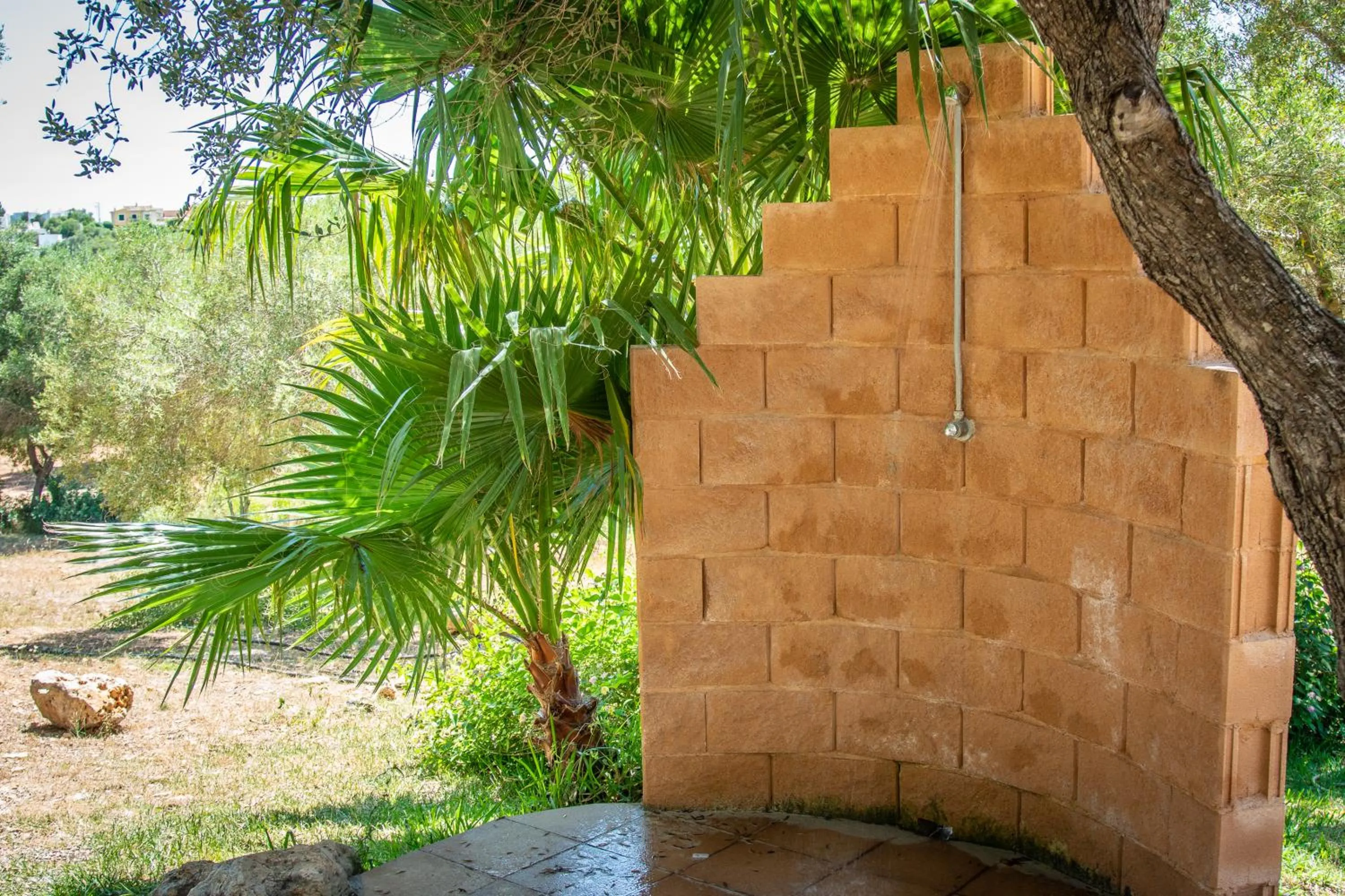 Shower in Hotel Club Cala Romani