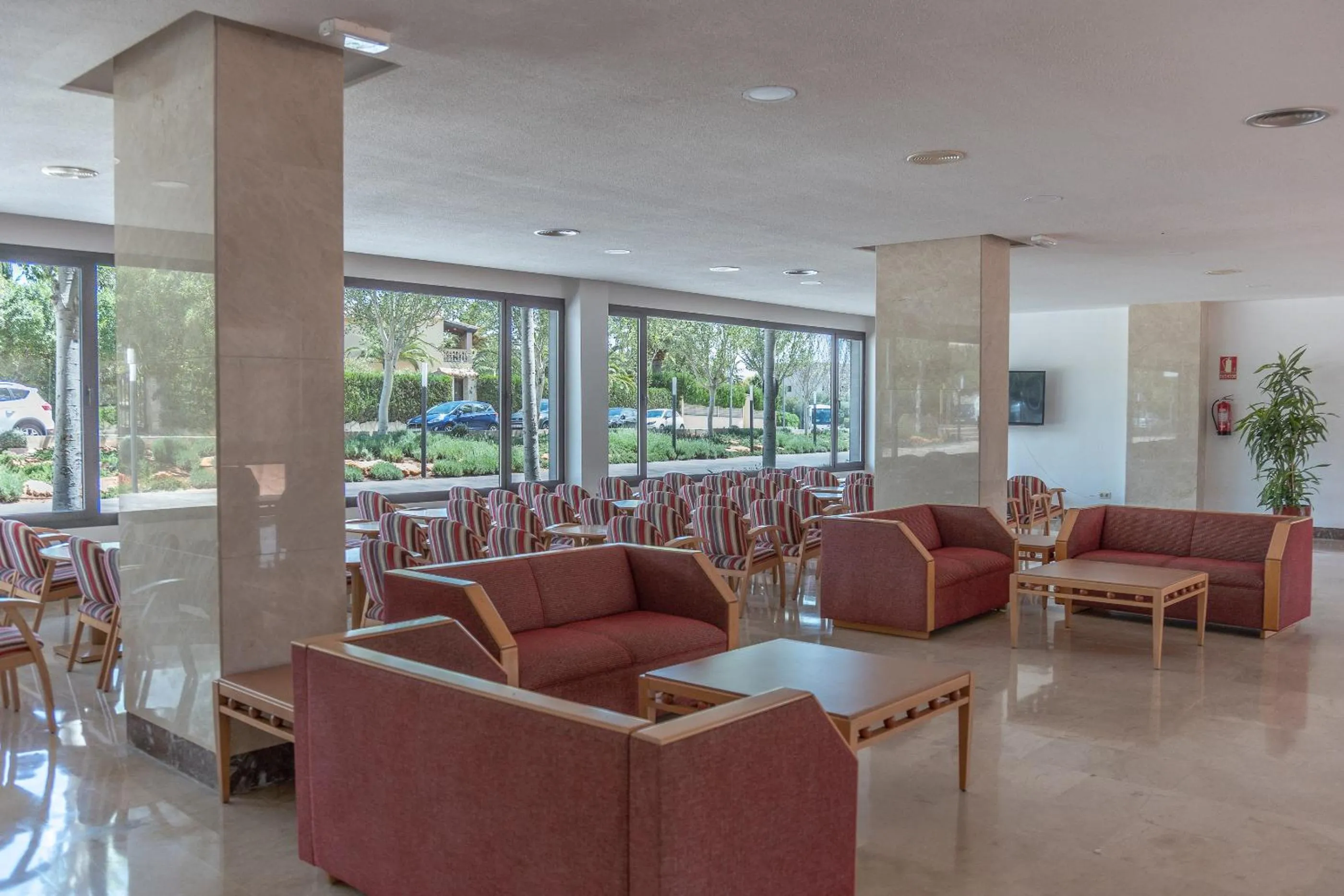 Living room in Hotel Club Cala Romani