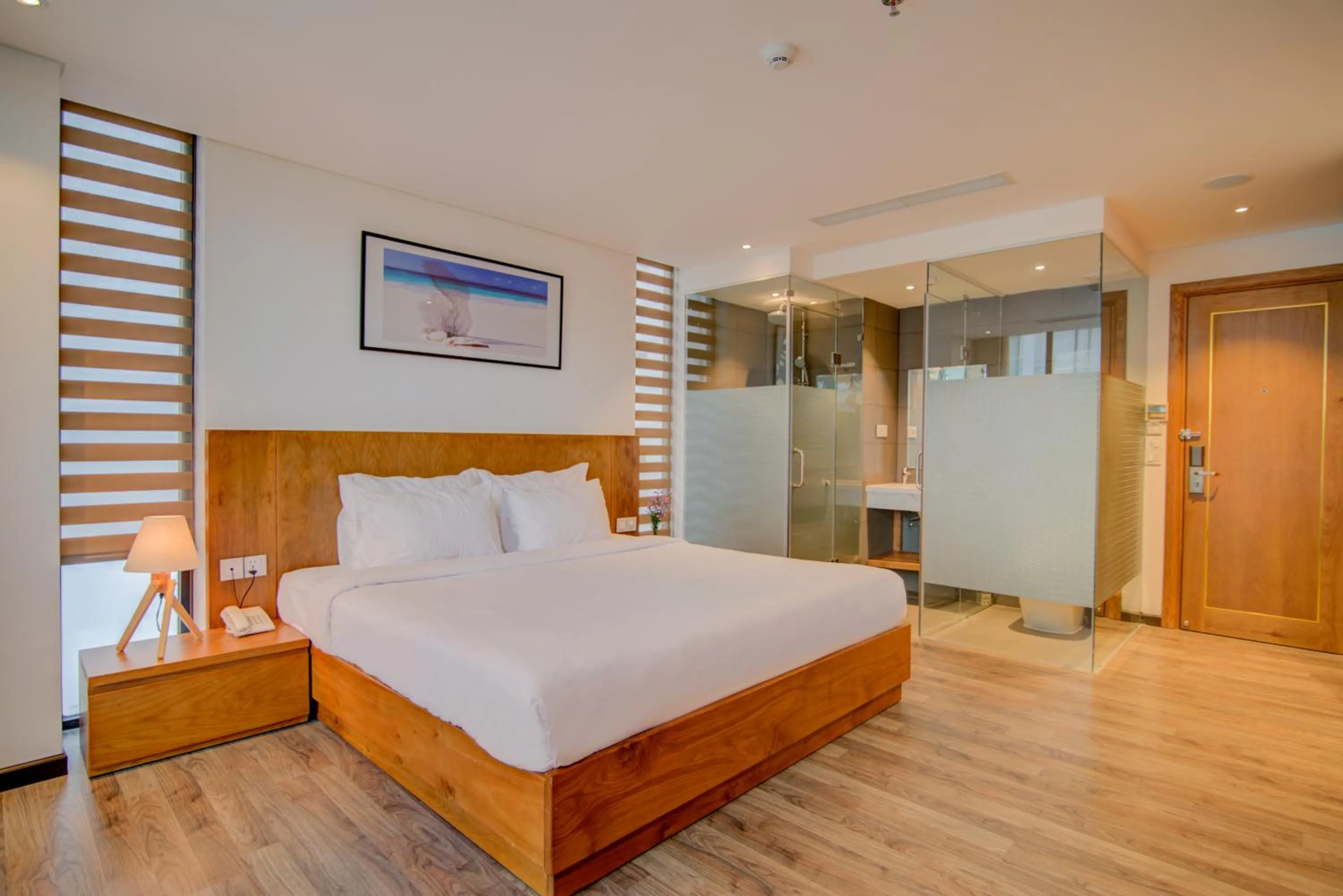 Shower, Bed in Soho Boutique Hotel