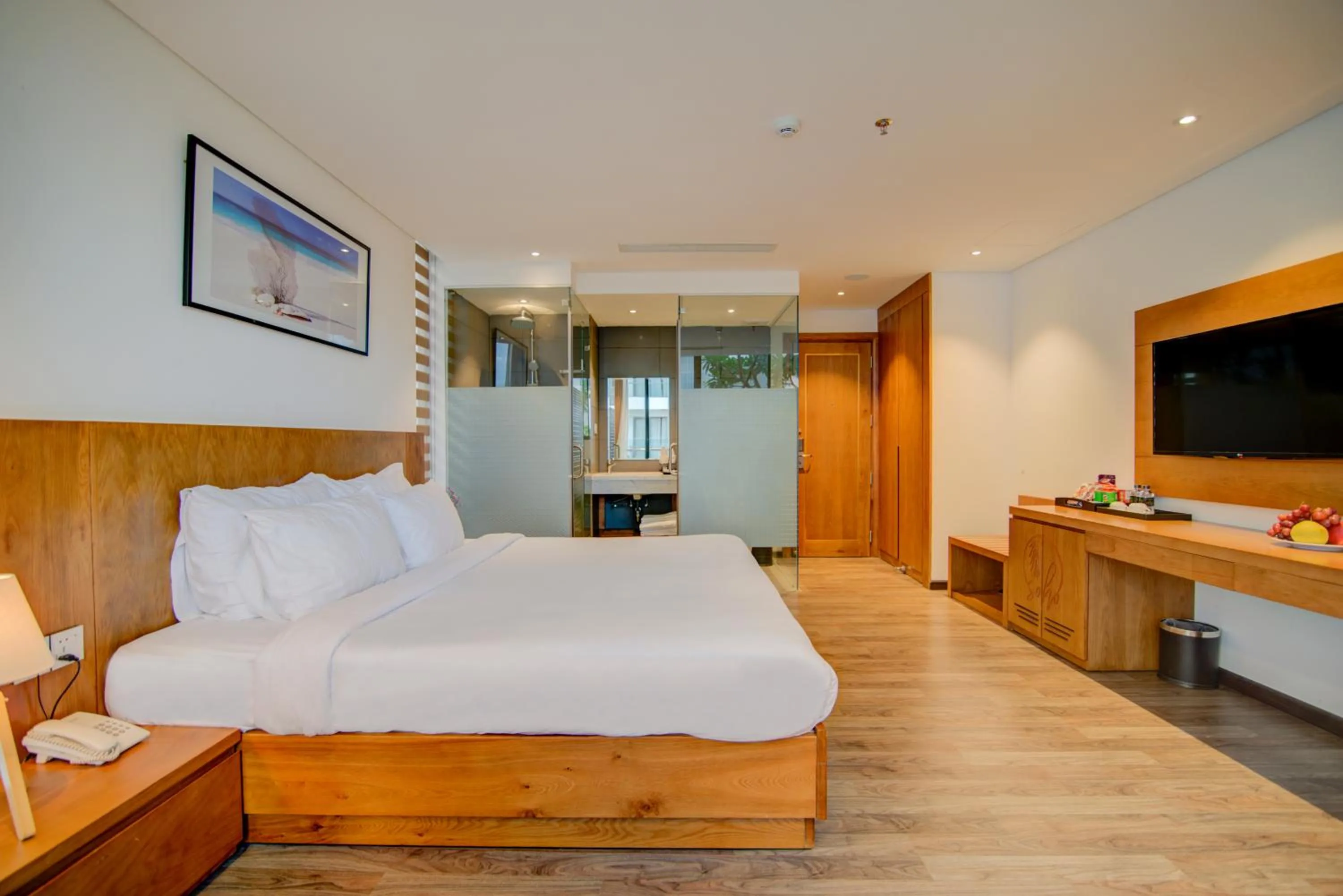 Shower, Bed in Soho Boutique Hotel