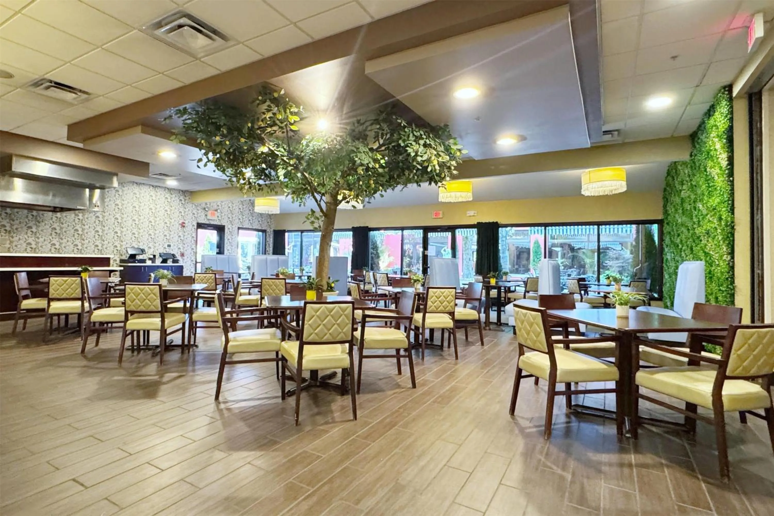 Restaurant/places to eat in Hotel Gurnee