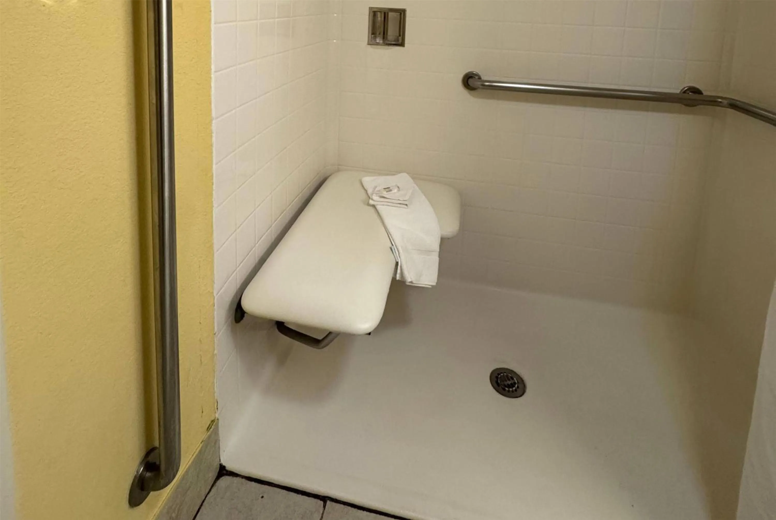 Bathroom in Hotel Gurnee