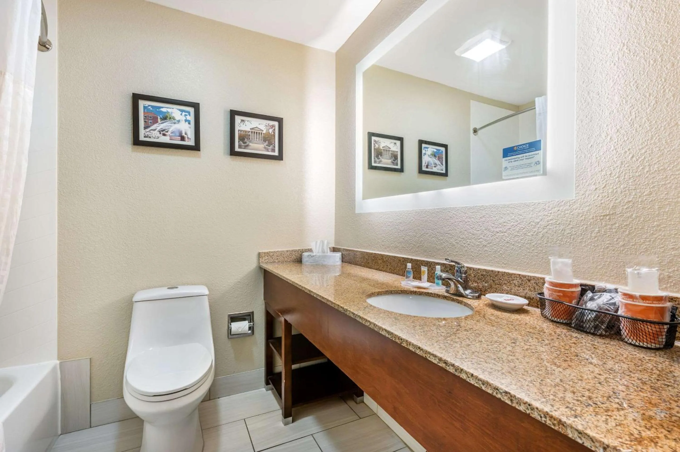 Bedroom in Comfort Inn Lafayette I-65