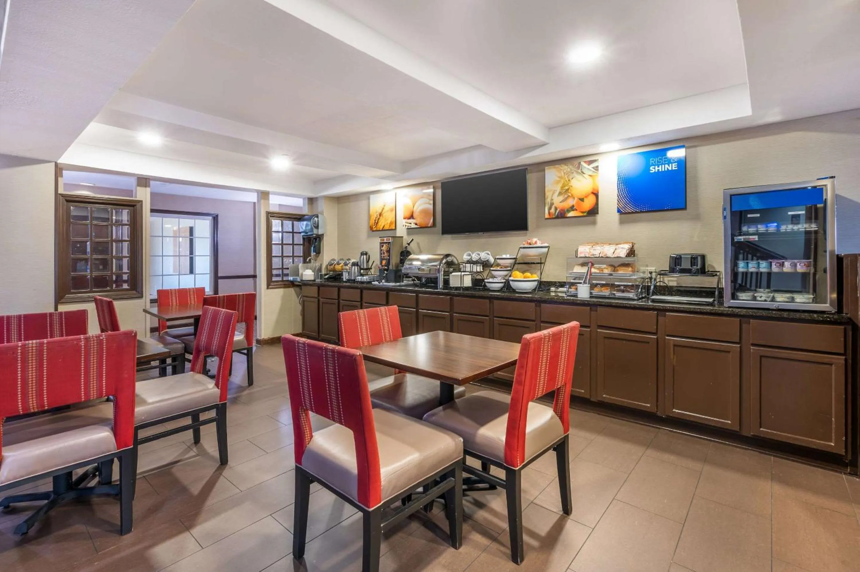 Breakfast in Comfort Inn Lafayette I-65