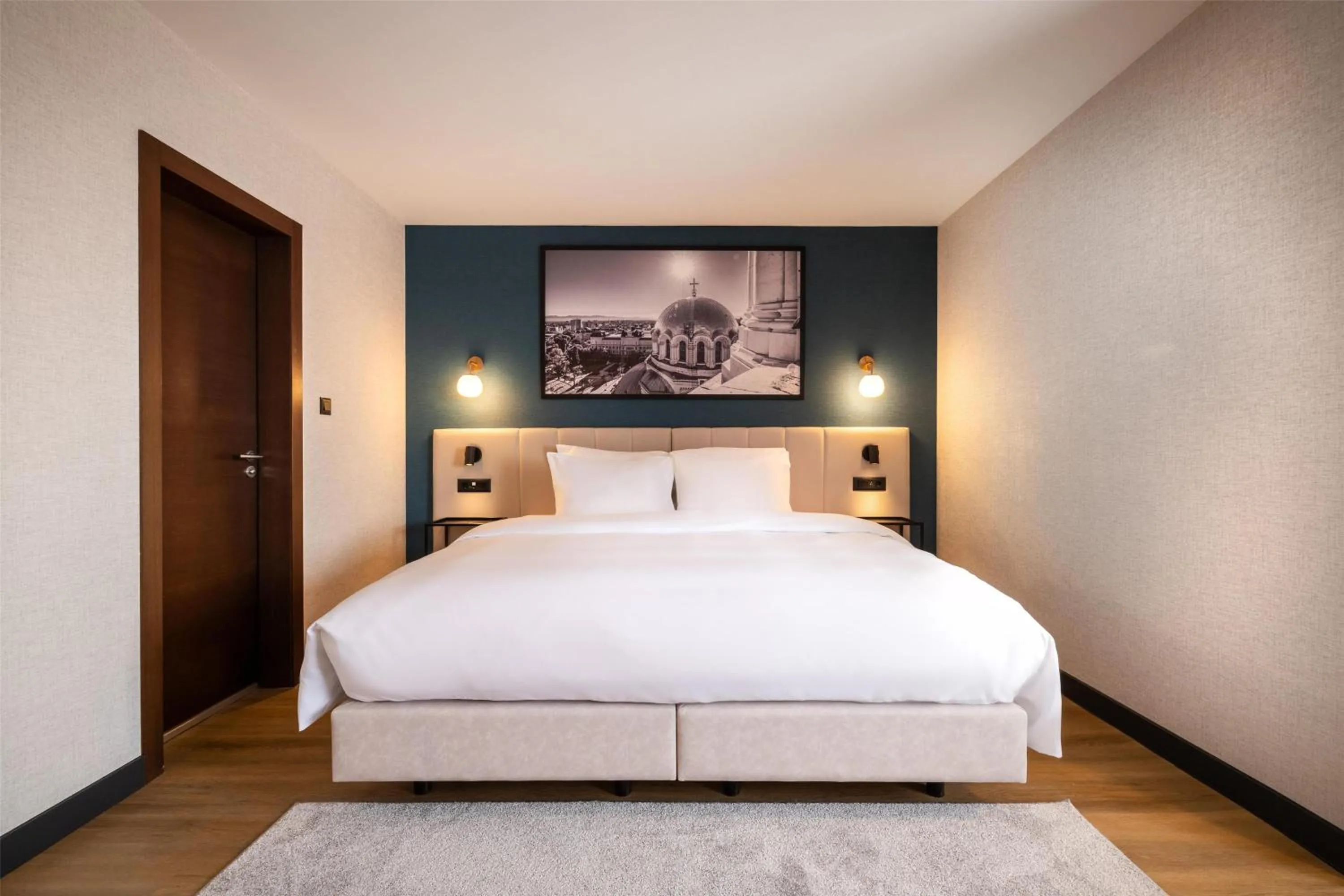 Bedroom, Bed in Metropolitan Hotel Sofia, a member of Radisson Individuals