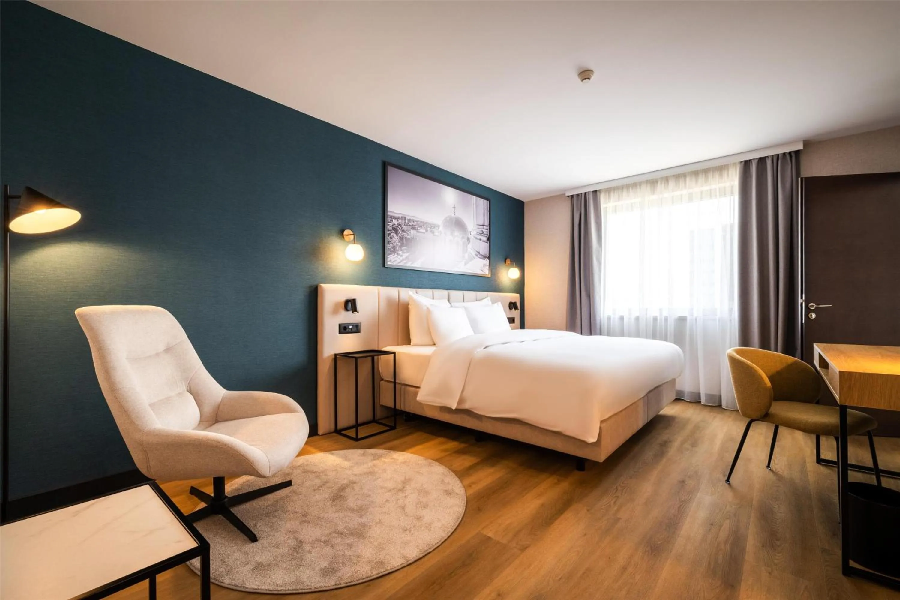 Bedroom, Bed in Metropolitan Hotel Sofia, a member of Radisson Individuals