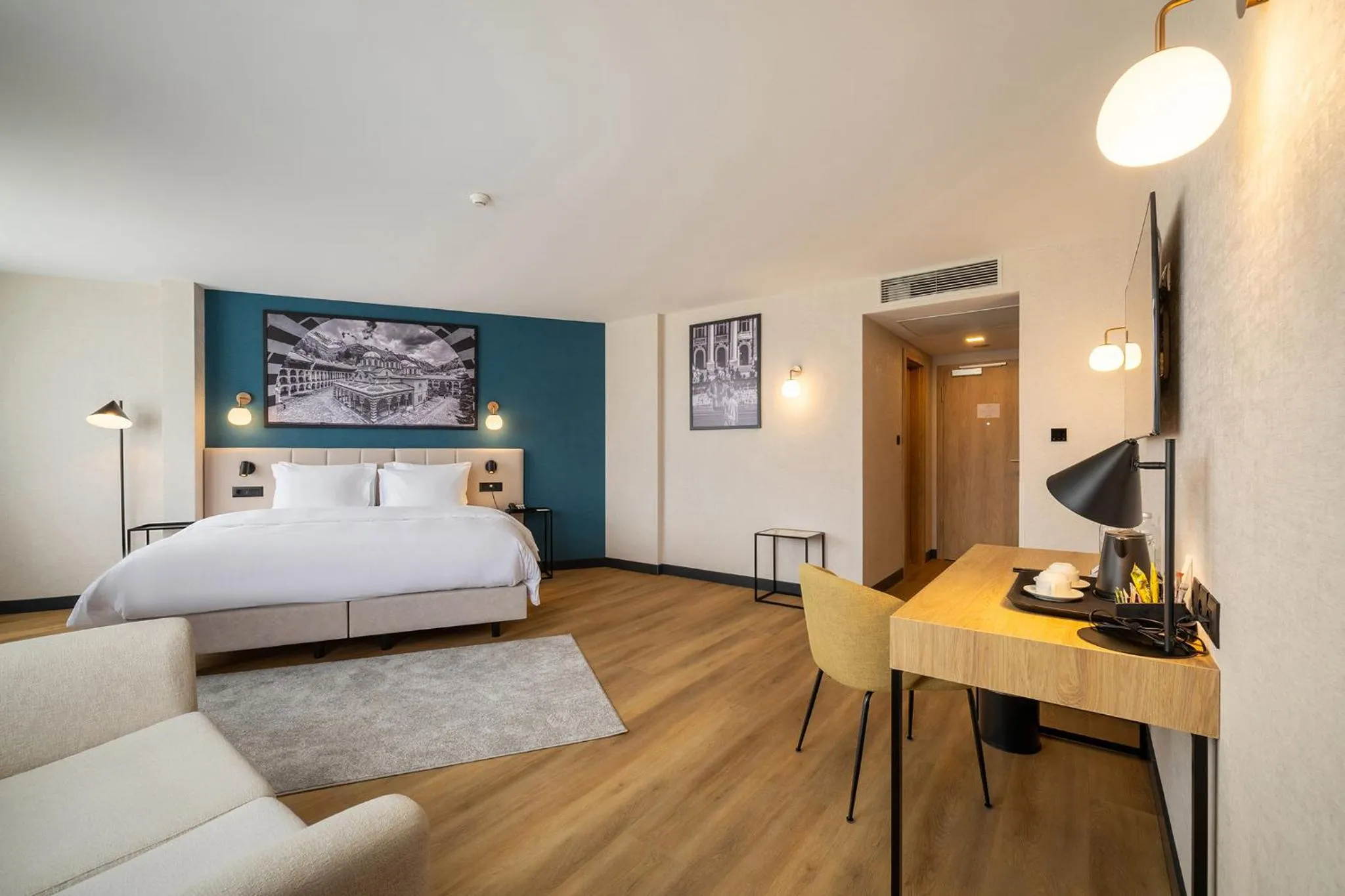 Coffee/tea facilities, Bed in Metropolitan Hotel Sofia, a member of Radisson Individuals