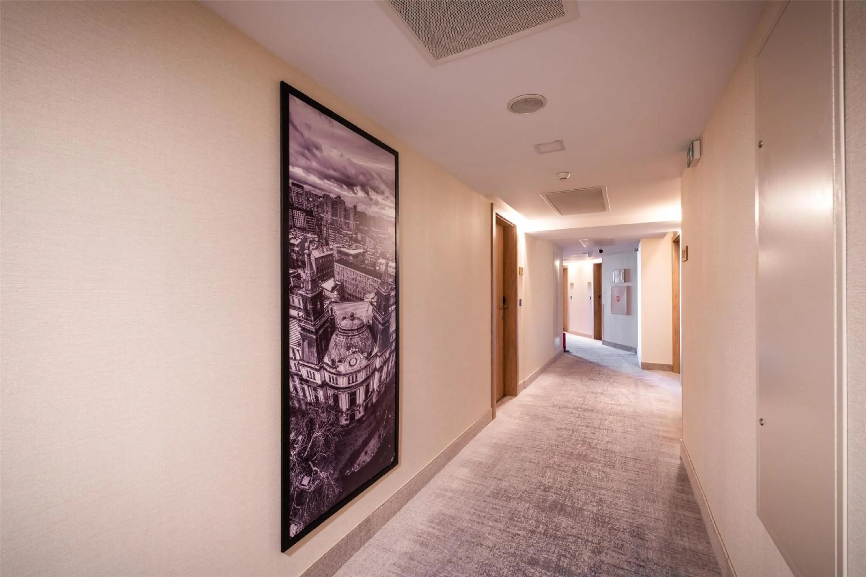 Other, Bed in Metropolitan Hotel Sofia, a member of Radisson Individuals