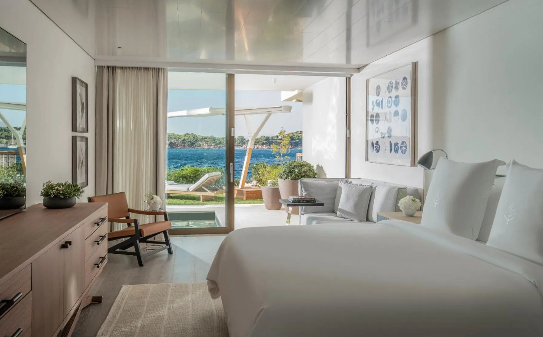 Bedroom, Bed in Four Seasons Astir Palace Hotel Athens