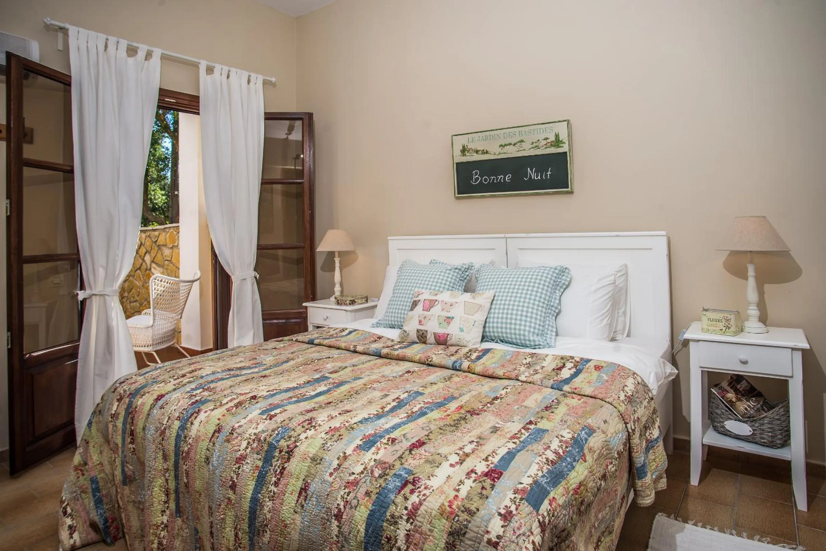 Photo of the whole room, Bed in Amboula Beach Apartments