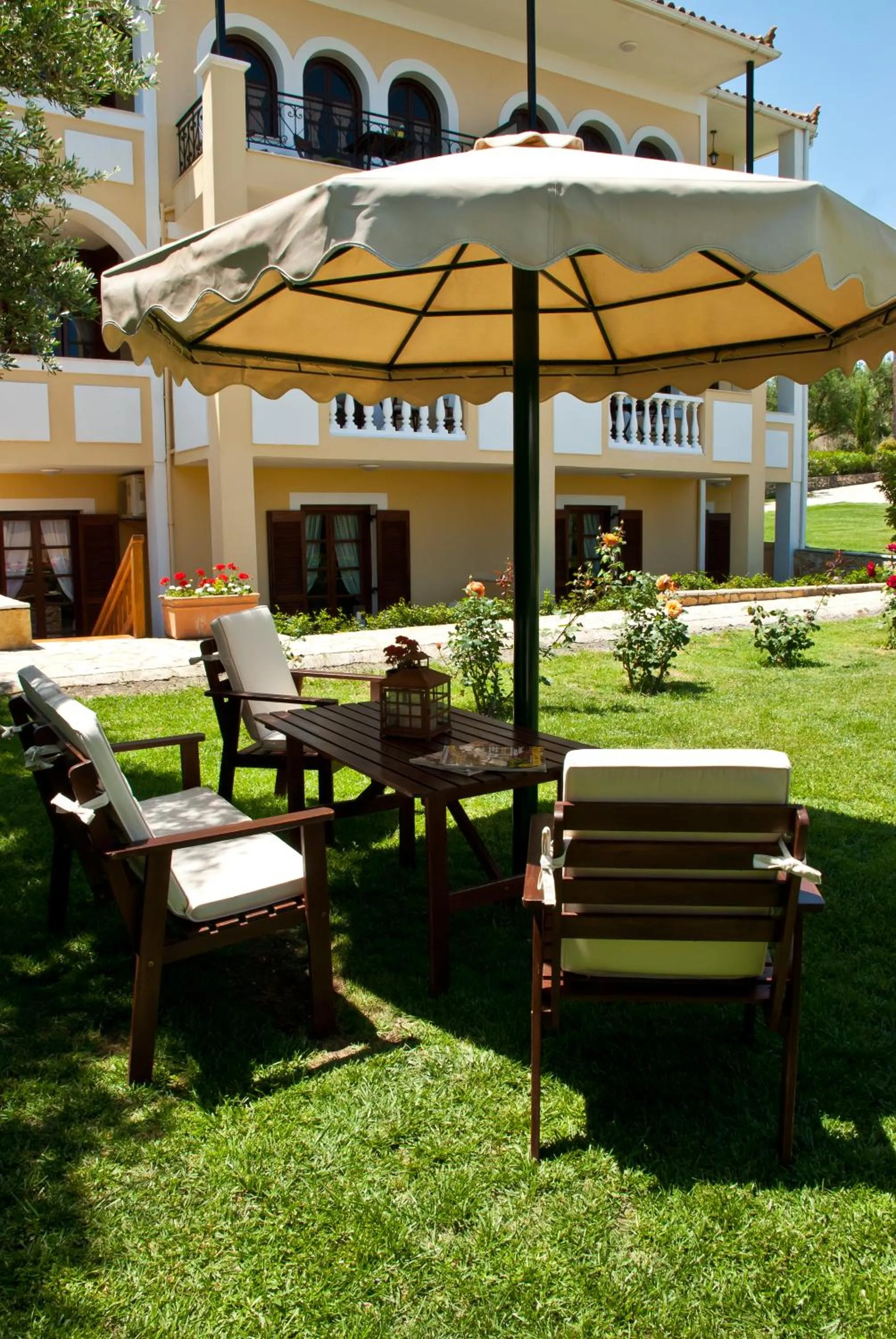 Garden in Amboula Beach Apartments