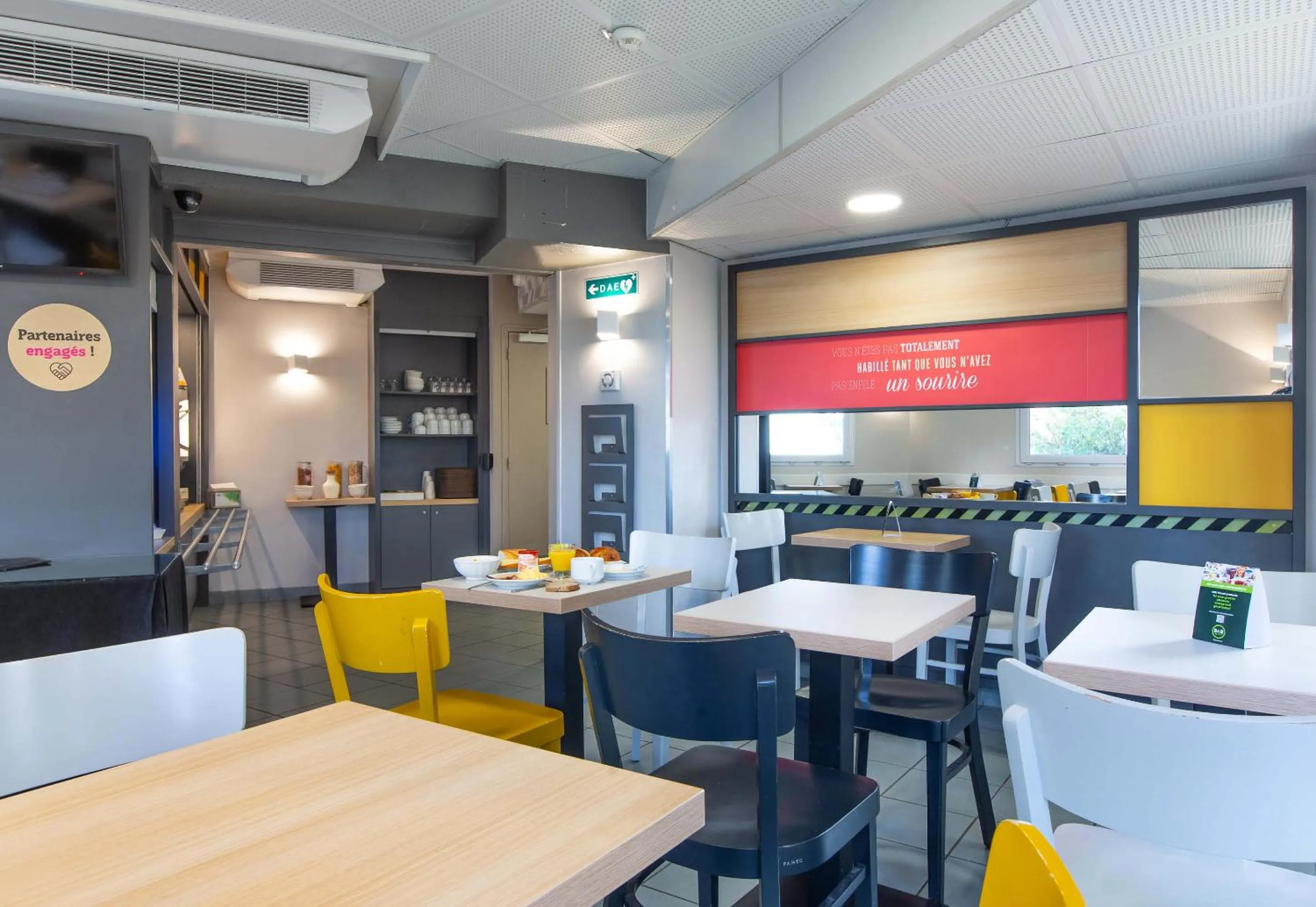 Restaurant/places to eat in B&B HOTEL Blois Sud Vineuil