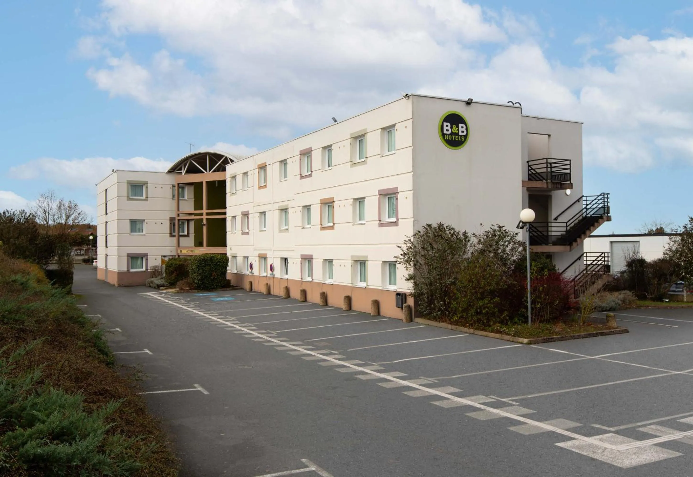 Property building in B&B HOTEL Blois Sud Vineuil