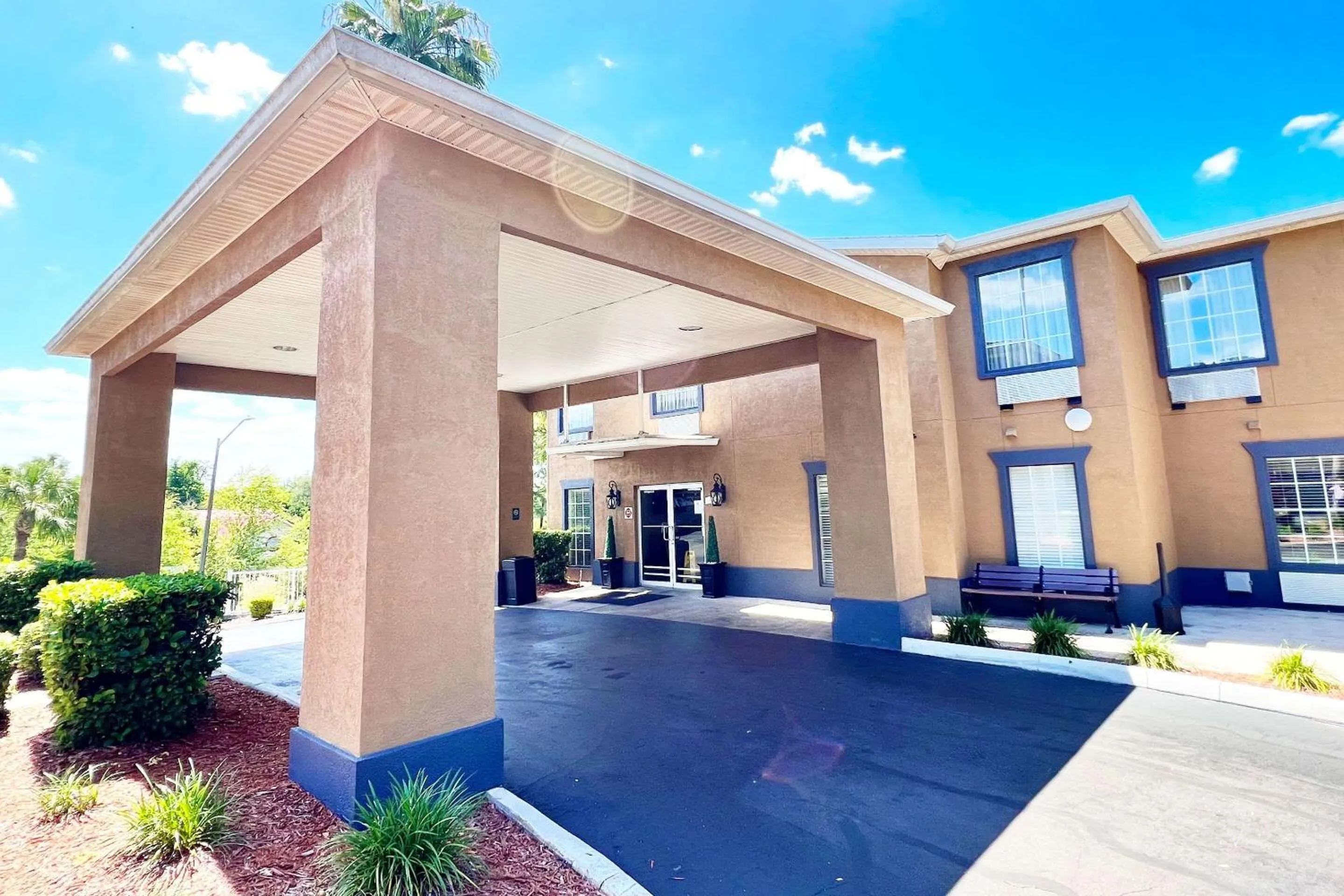 Property building in Quality Inn Gainesville I-75
