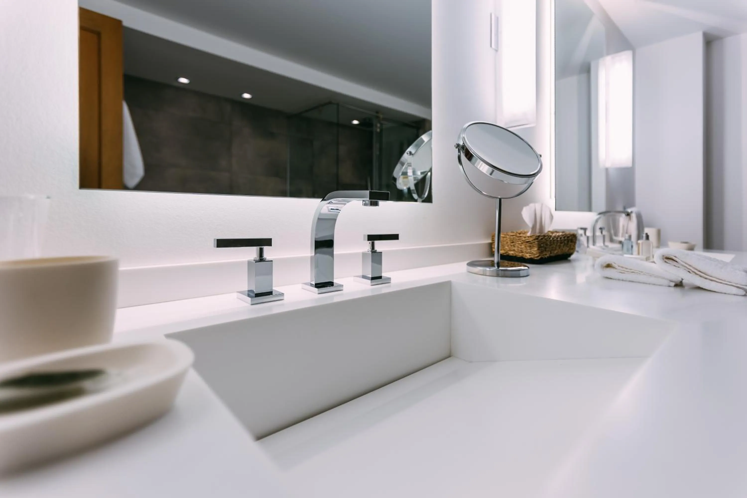 Shower in Las Balsas Relais & Chateaux