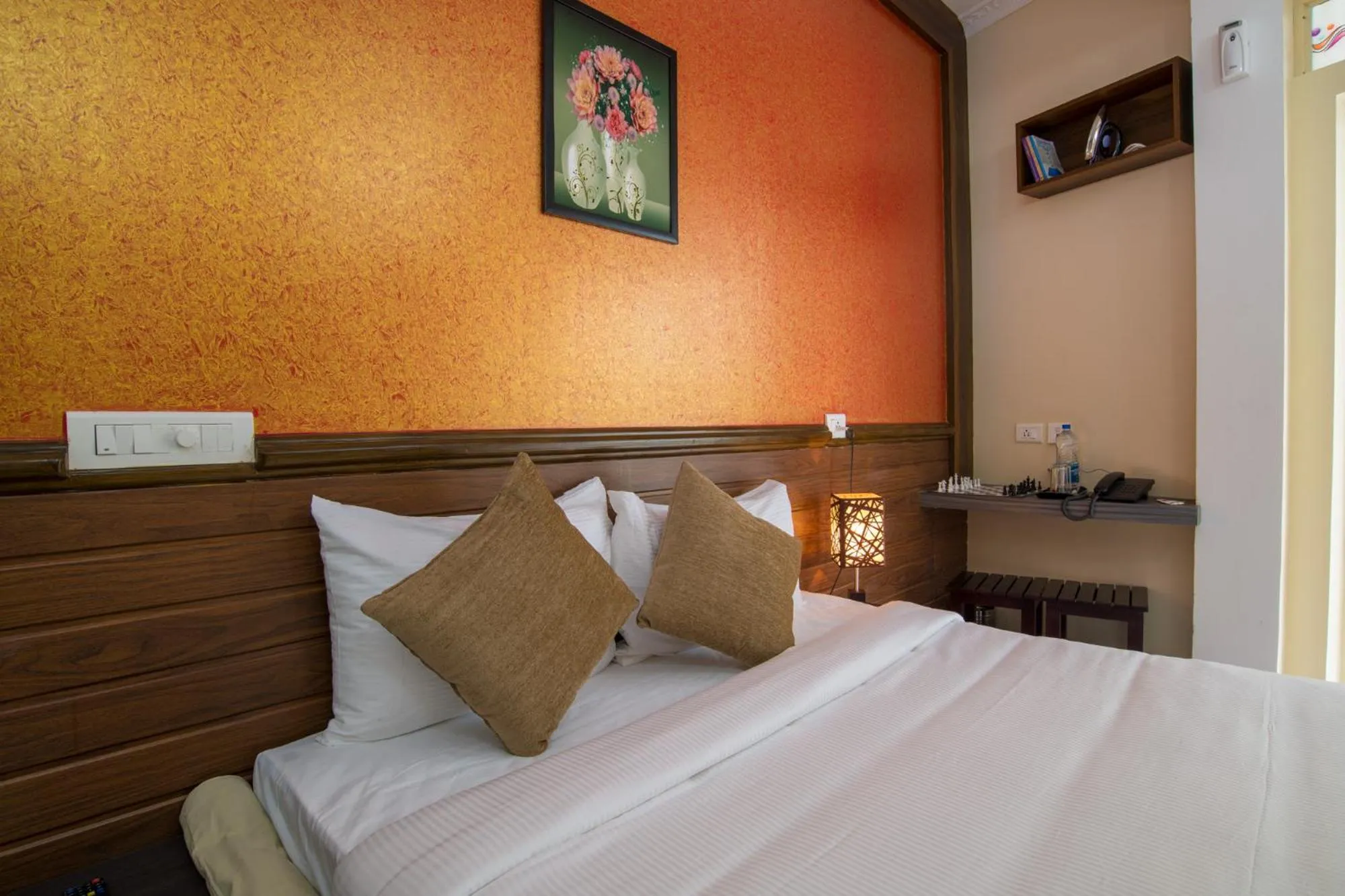 Bedroom, Bed in Gems 9 Airport Hotel