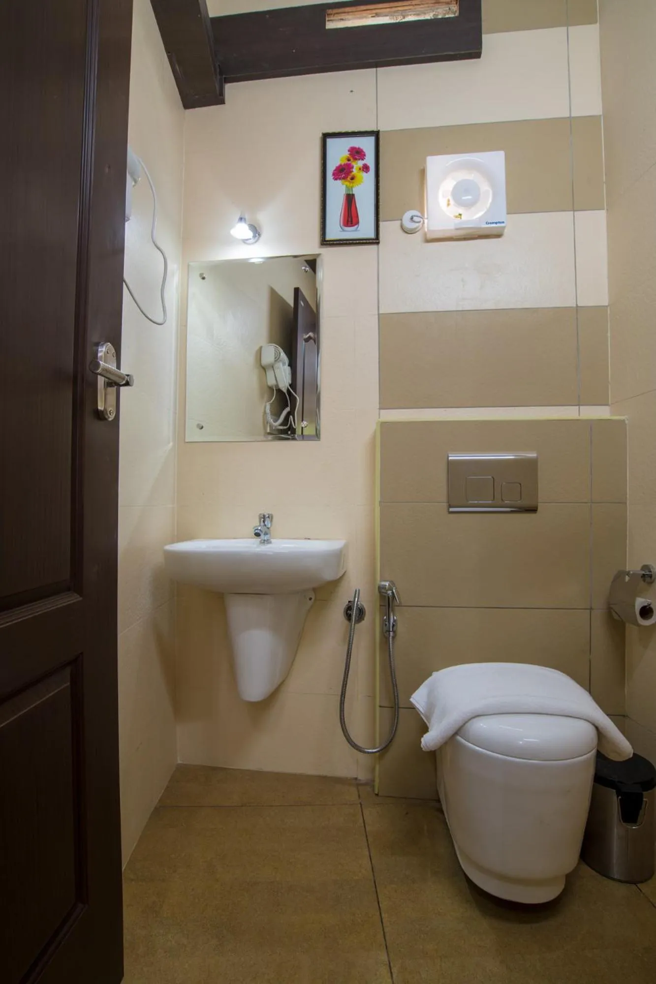 Bathroom in Gems 9 Airport Hotel