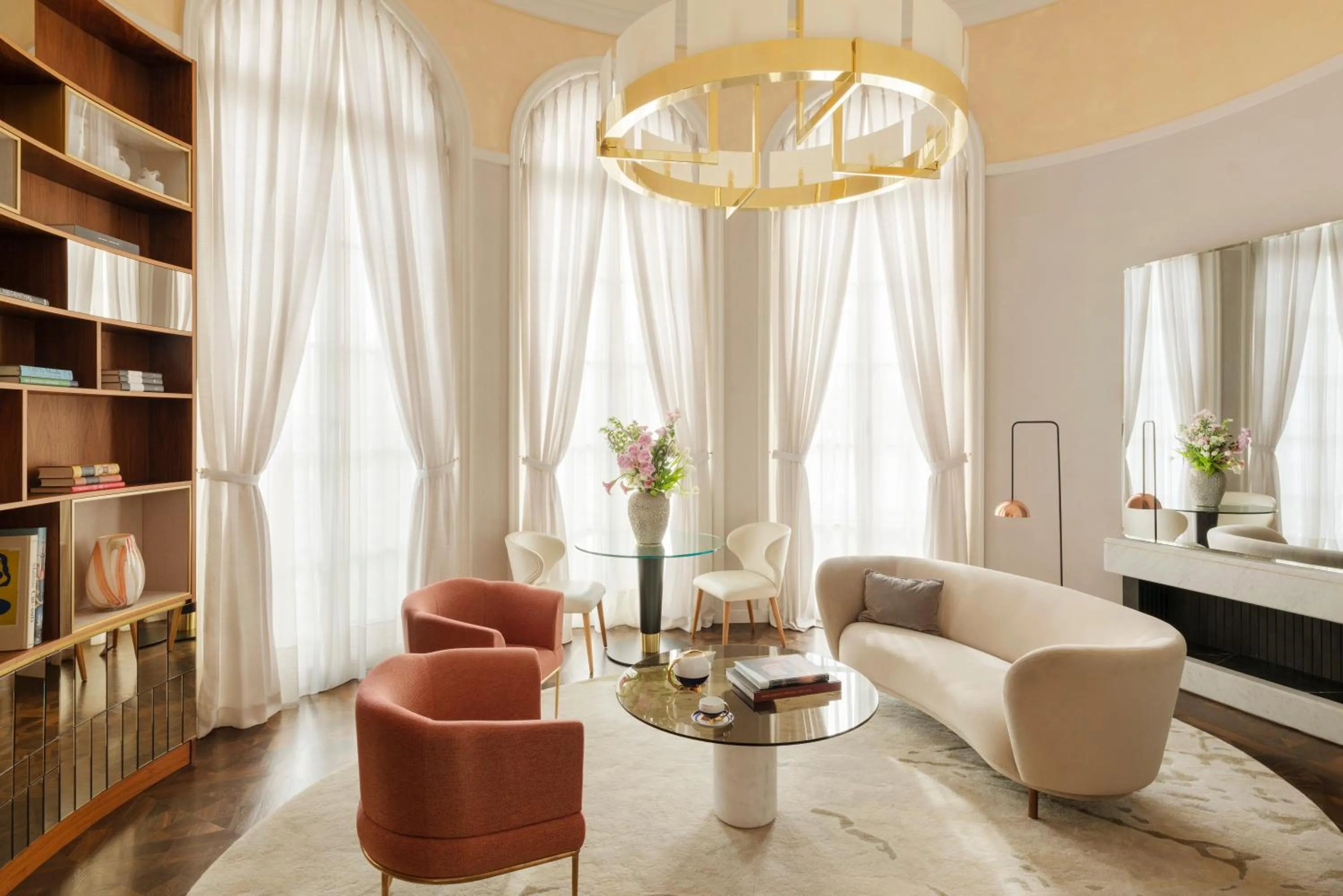 Library in Raffles Europejski Warsaw