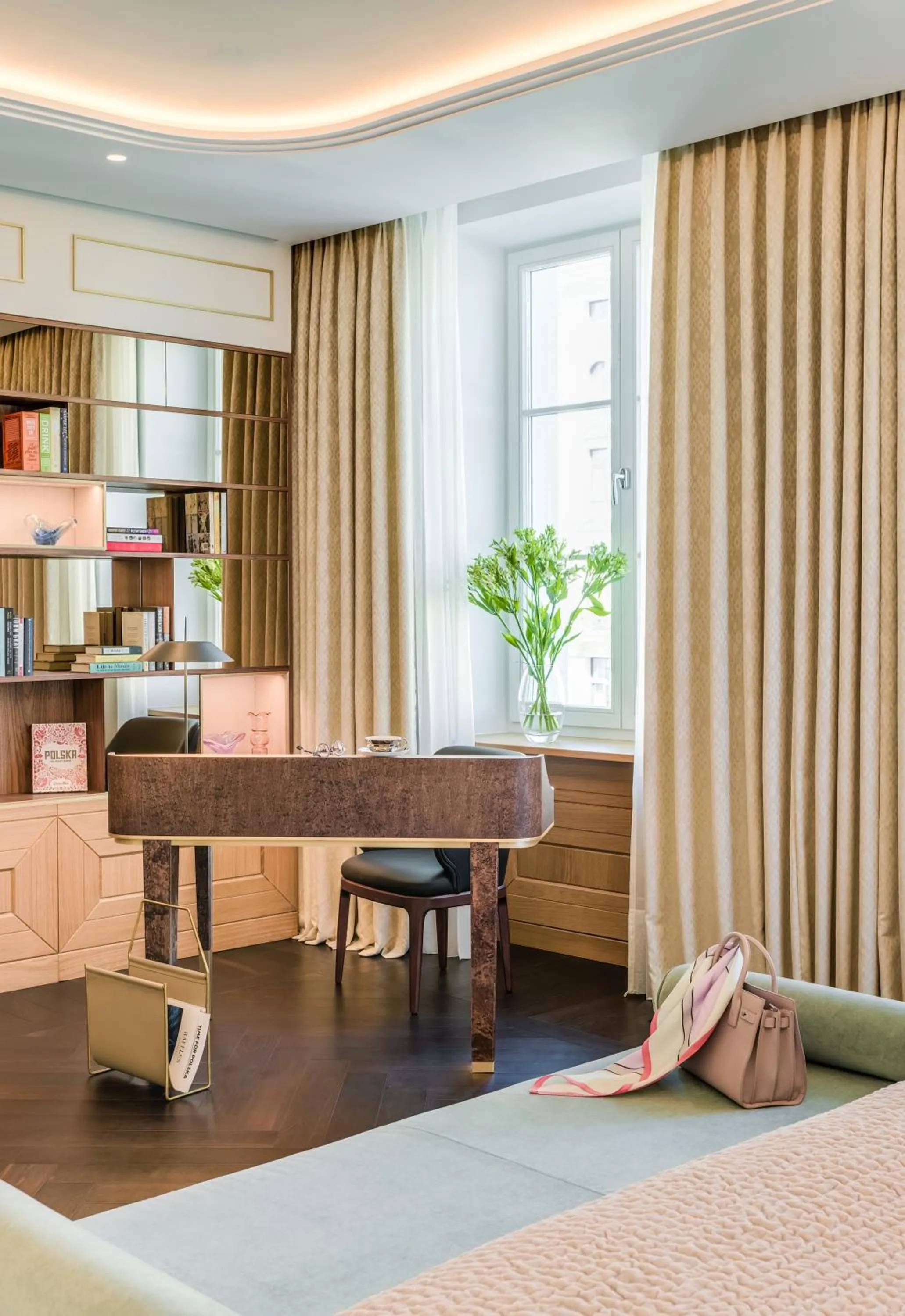 Library, Bed in Raffles Europejski Warsaw