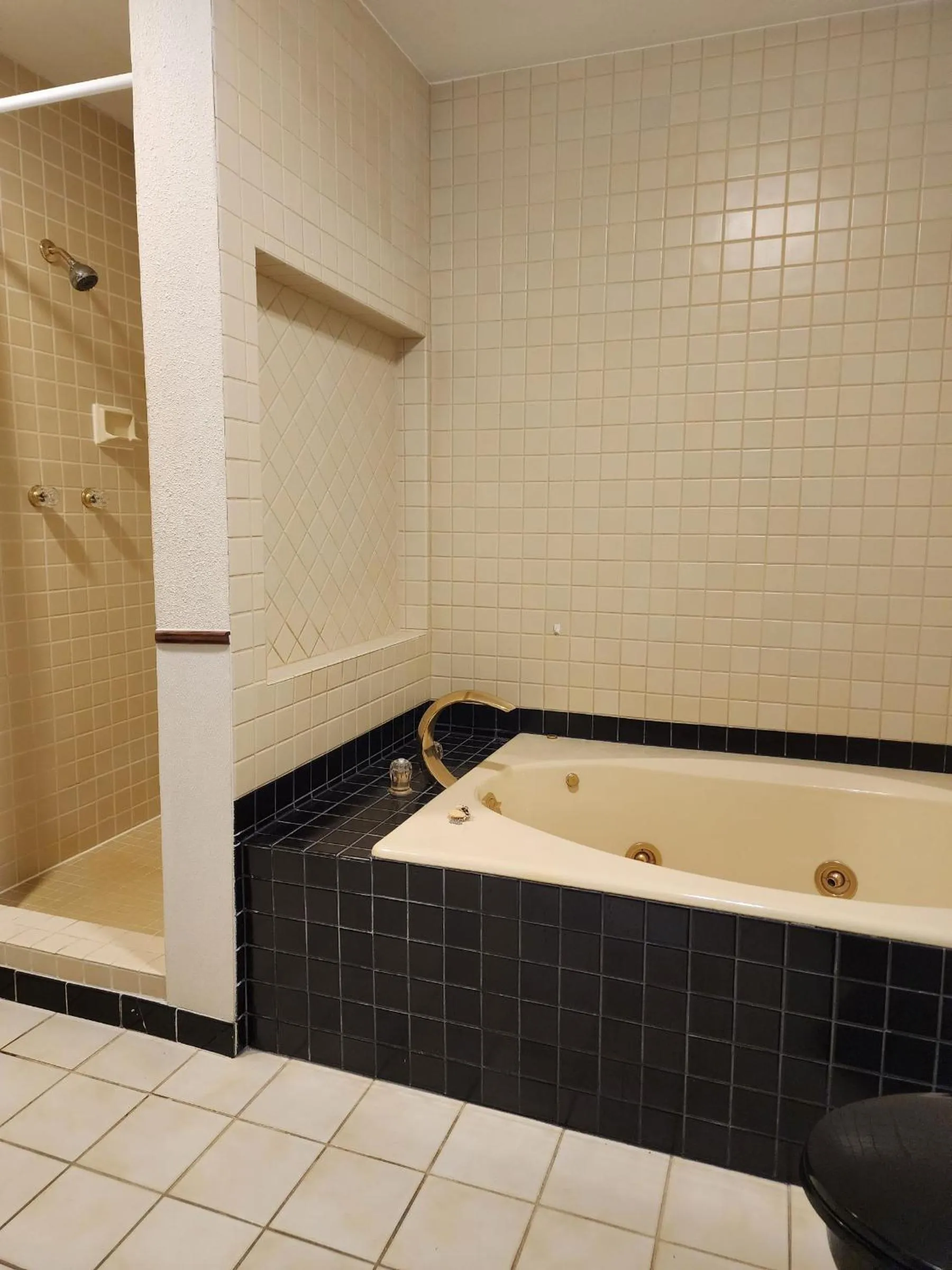 Bathroom in Days Inn by Wyndham Missoula Airport