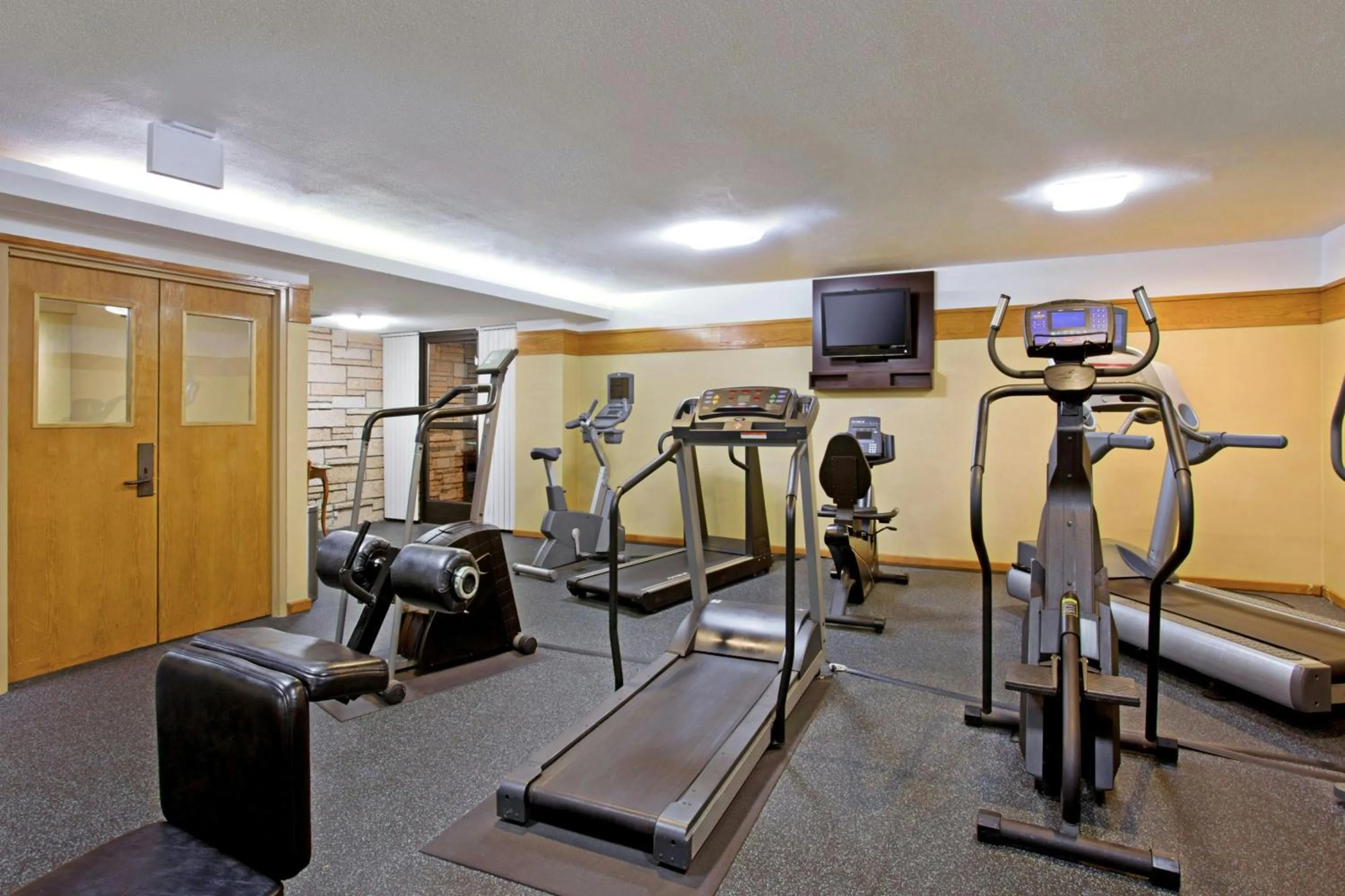 Fitness centre/facilities in Four Points by Sheraton Ventura Harbor Resort