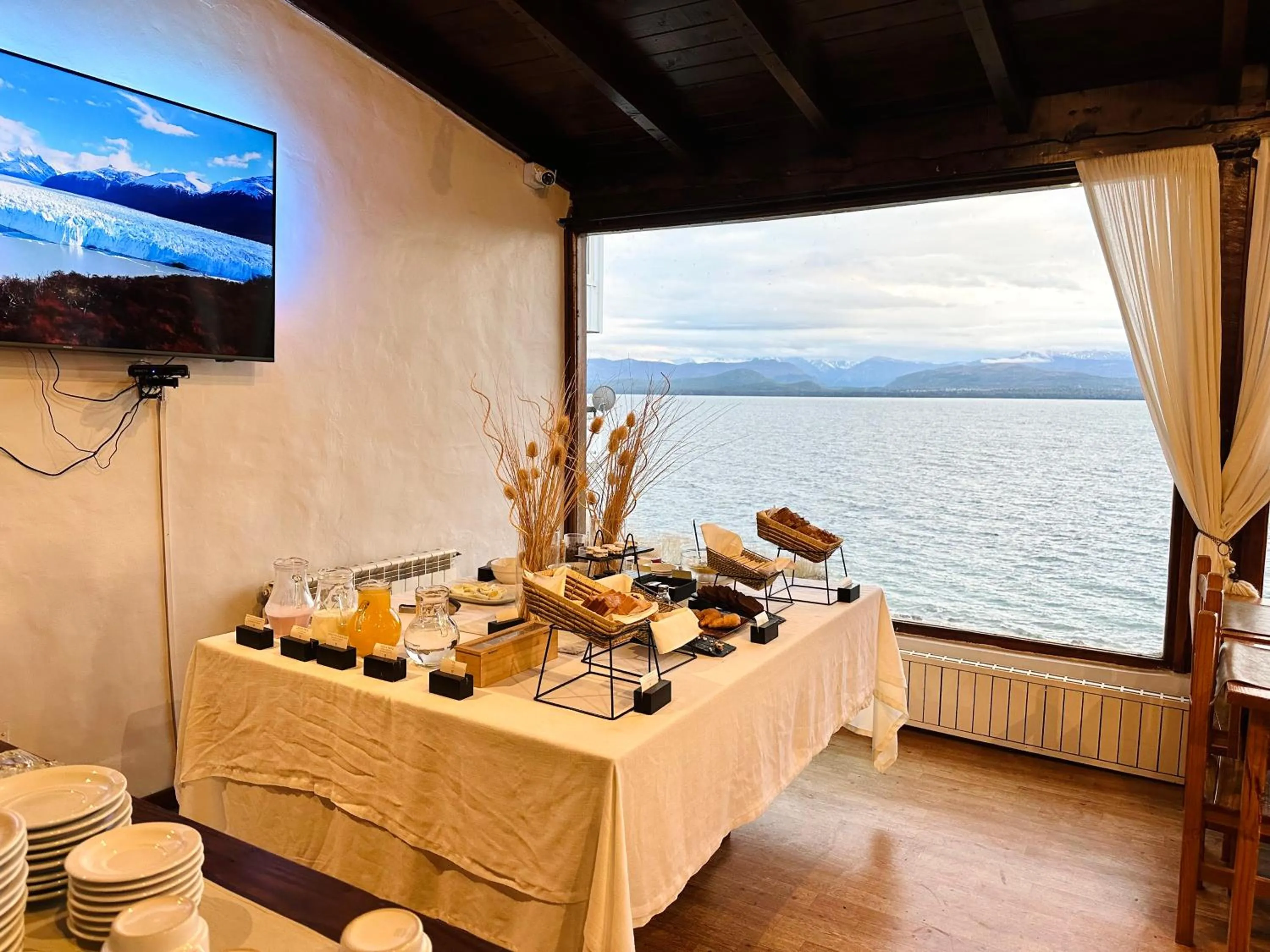 Communal lounge/ TV room in Hosteria Ventus Patagonia