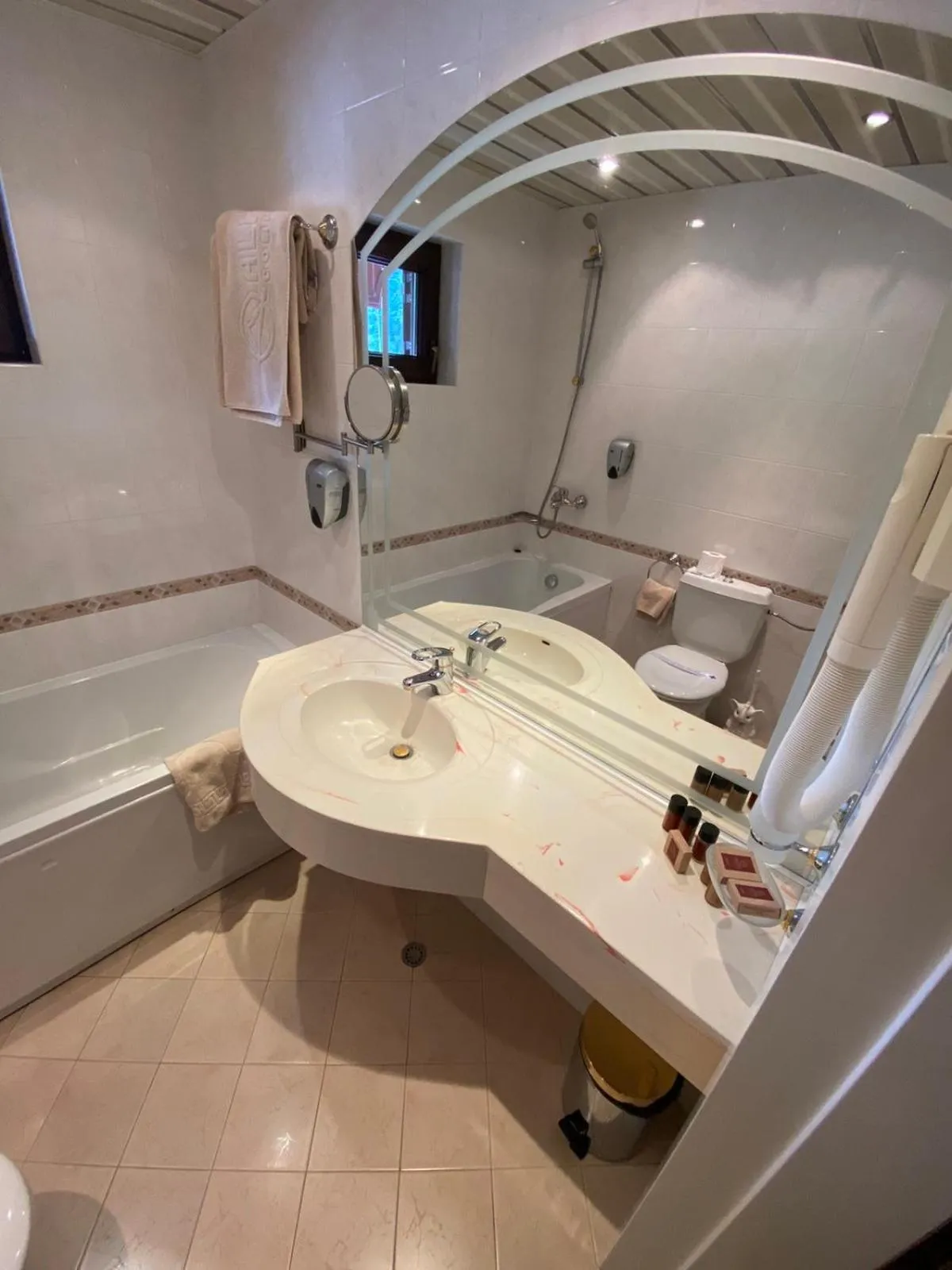 Shower in Alpin Borovets, Алпин Боровец