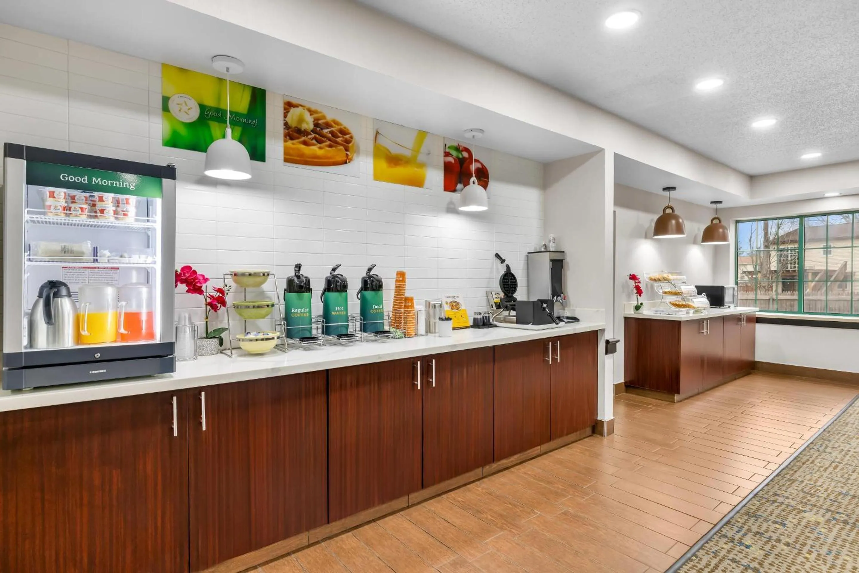 Breakfast in Quality Inn Brewerton - Syracuse Oneida Lake Area