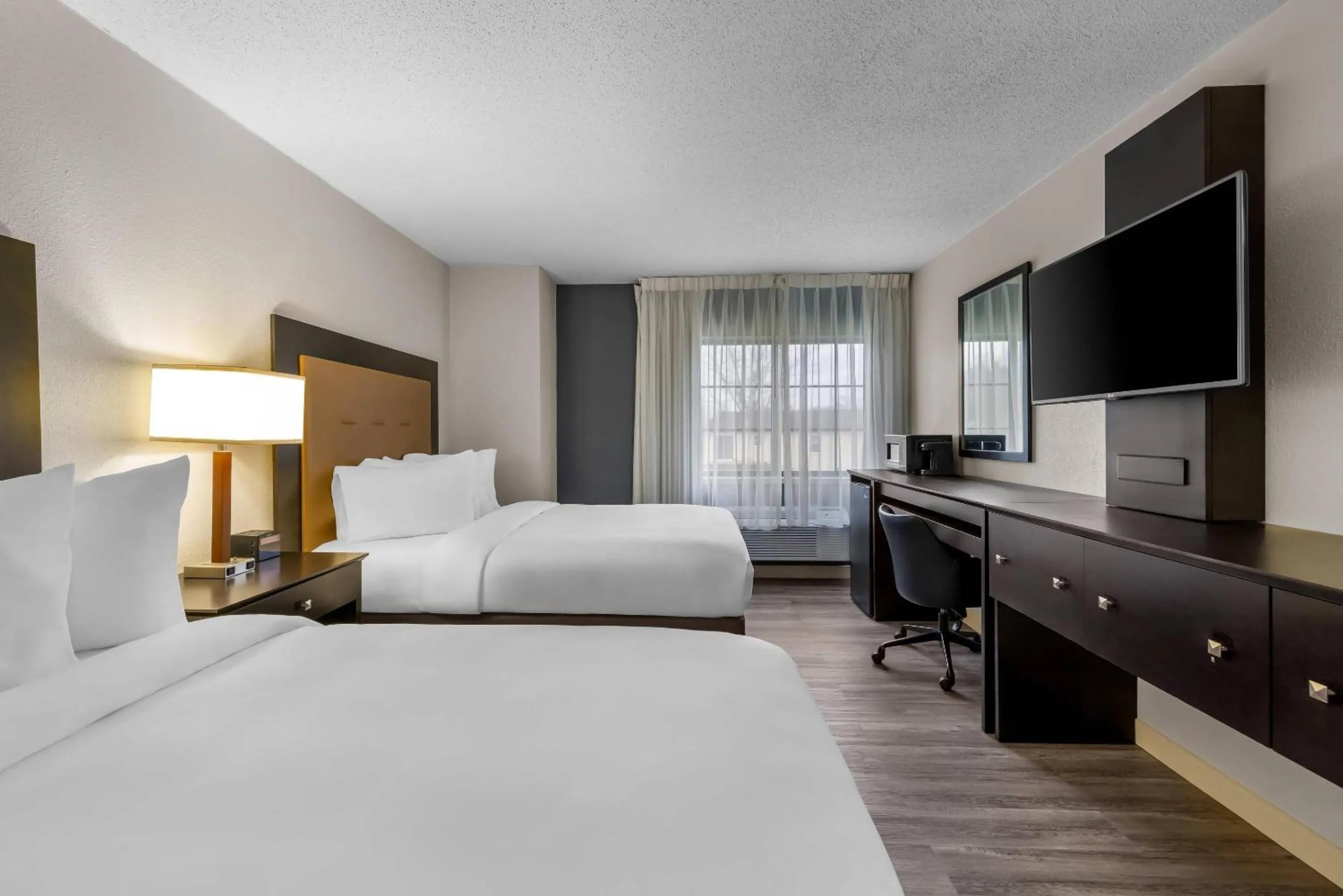 Bedroom, Bed in Quality Inn Brewerton - Syracuse Oneida Lake Area