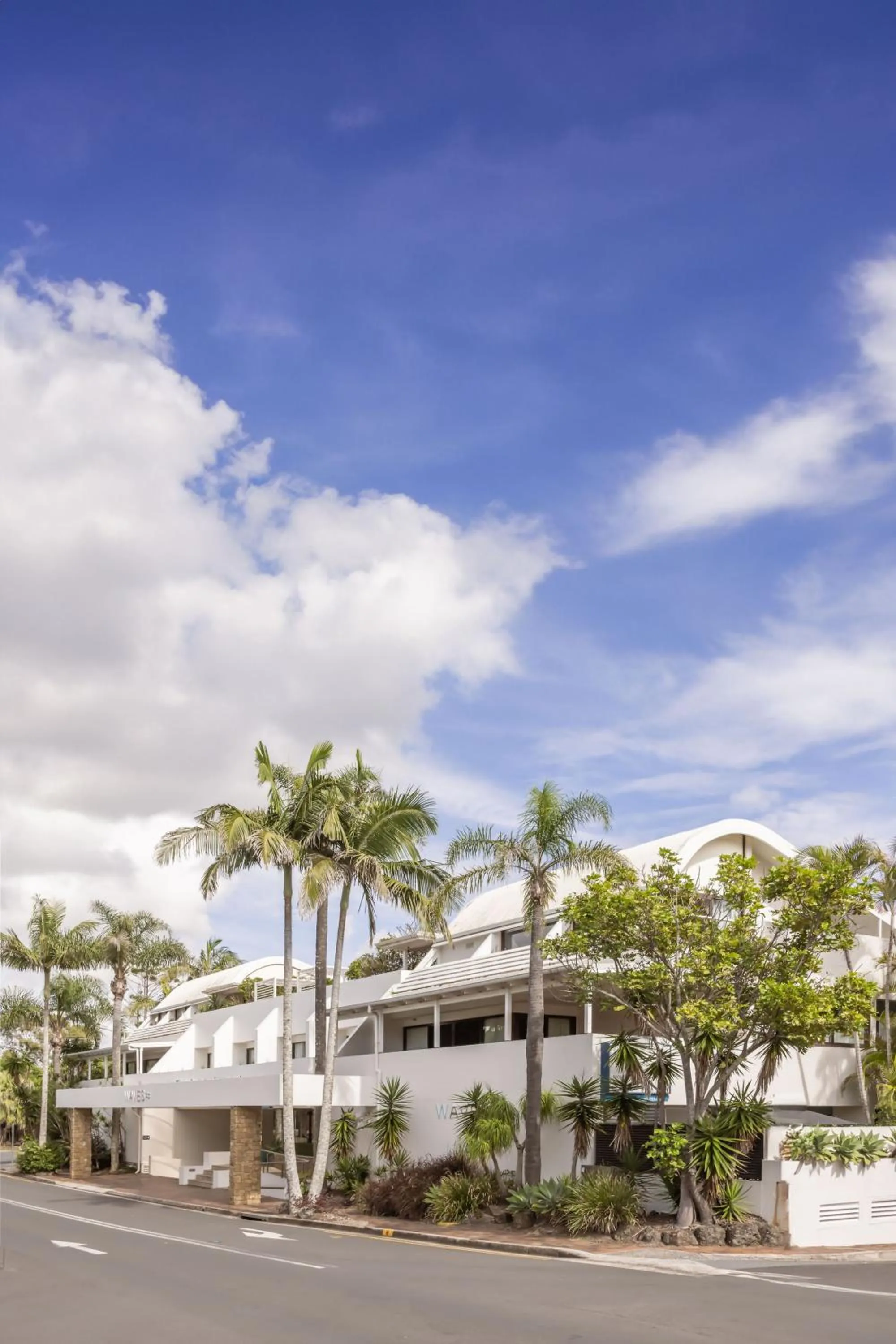 Property building in Waves Byron Bay