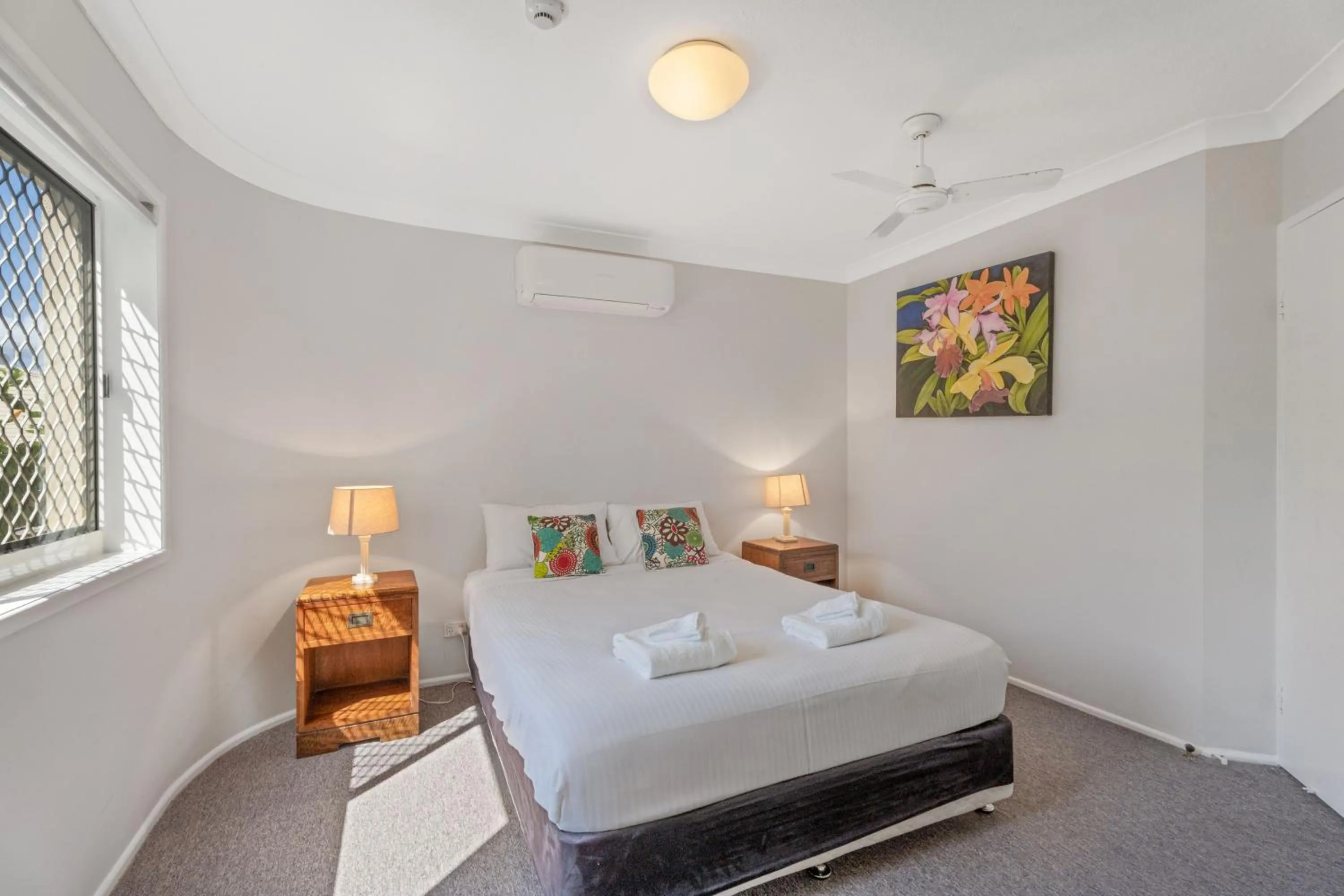 Bed in Charlton on The Esplanade