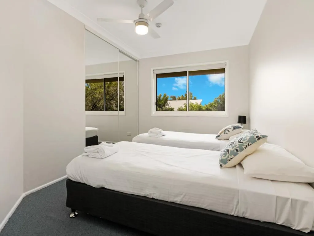 Bed in Charlton on The Esplanade