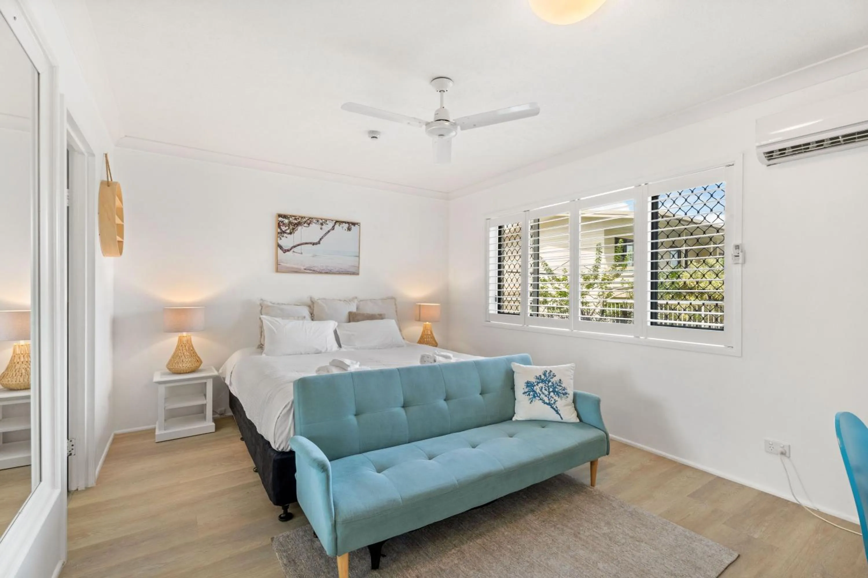 Bed in Charlton on The Esplanade