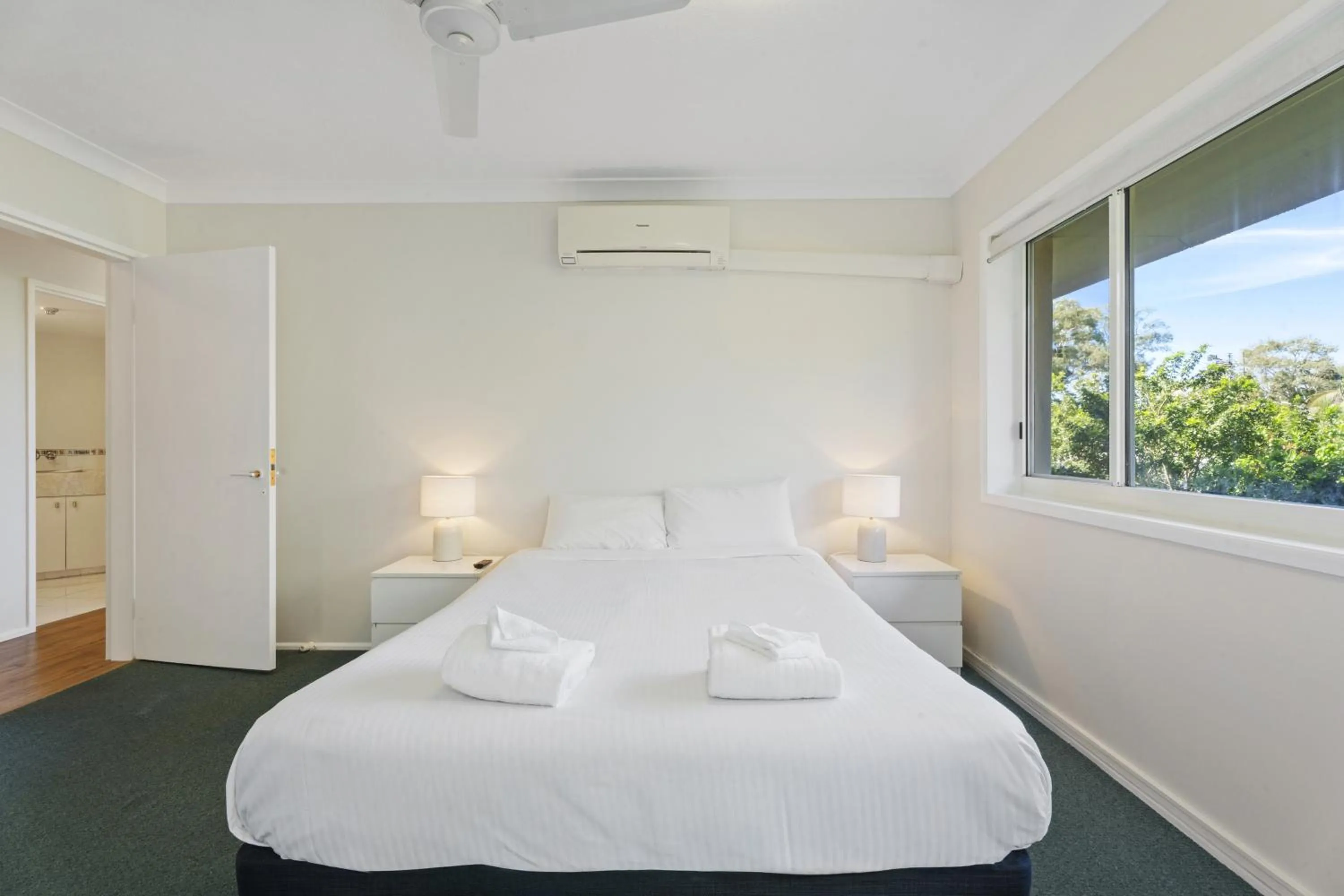 Bed in Charlton on The Esplanade