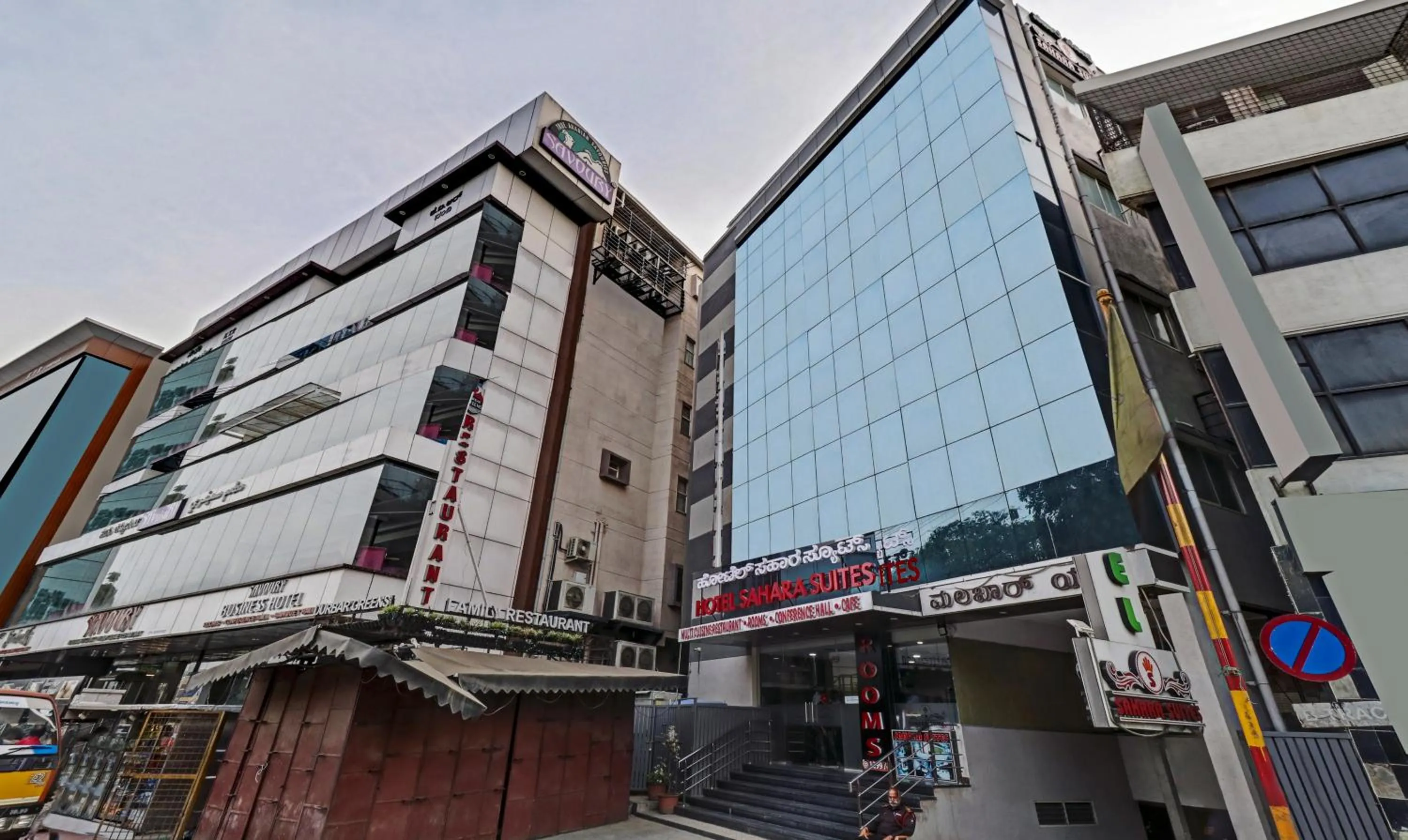 Facade/entrance in Treebo Sahara Suites 750 M From St Johns Medical College And Hospital