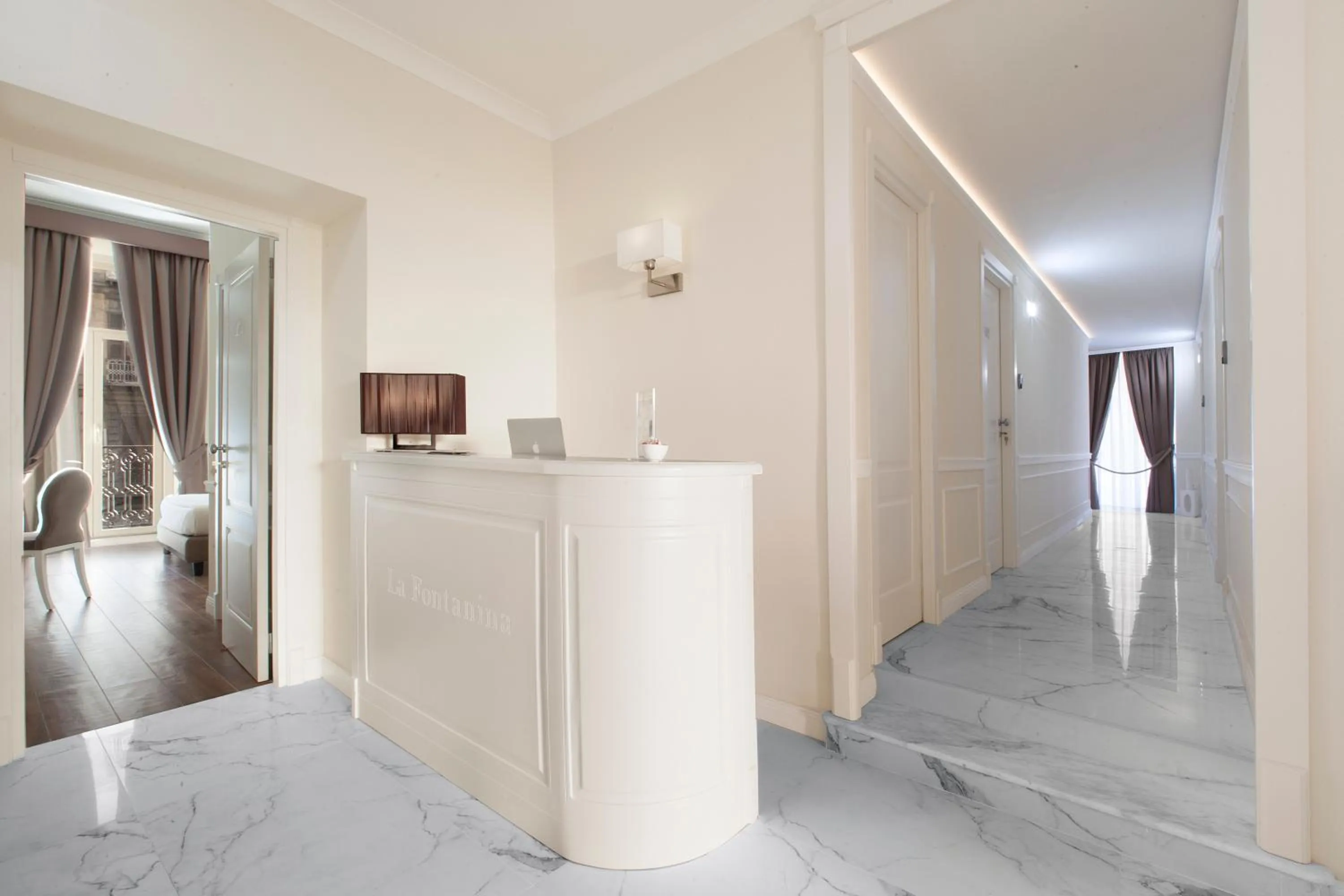 Lobby or reception in La Fontanina Suites
