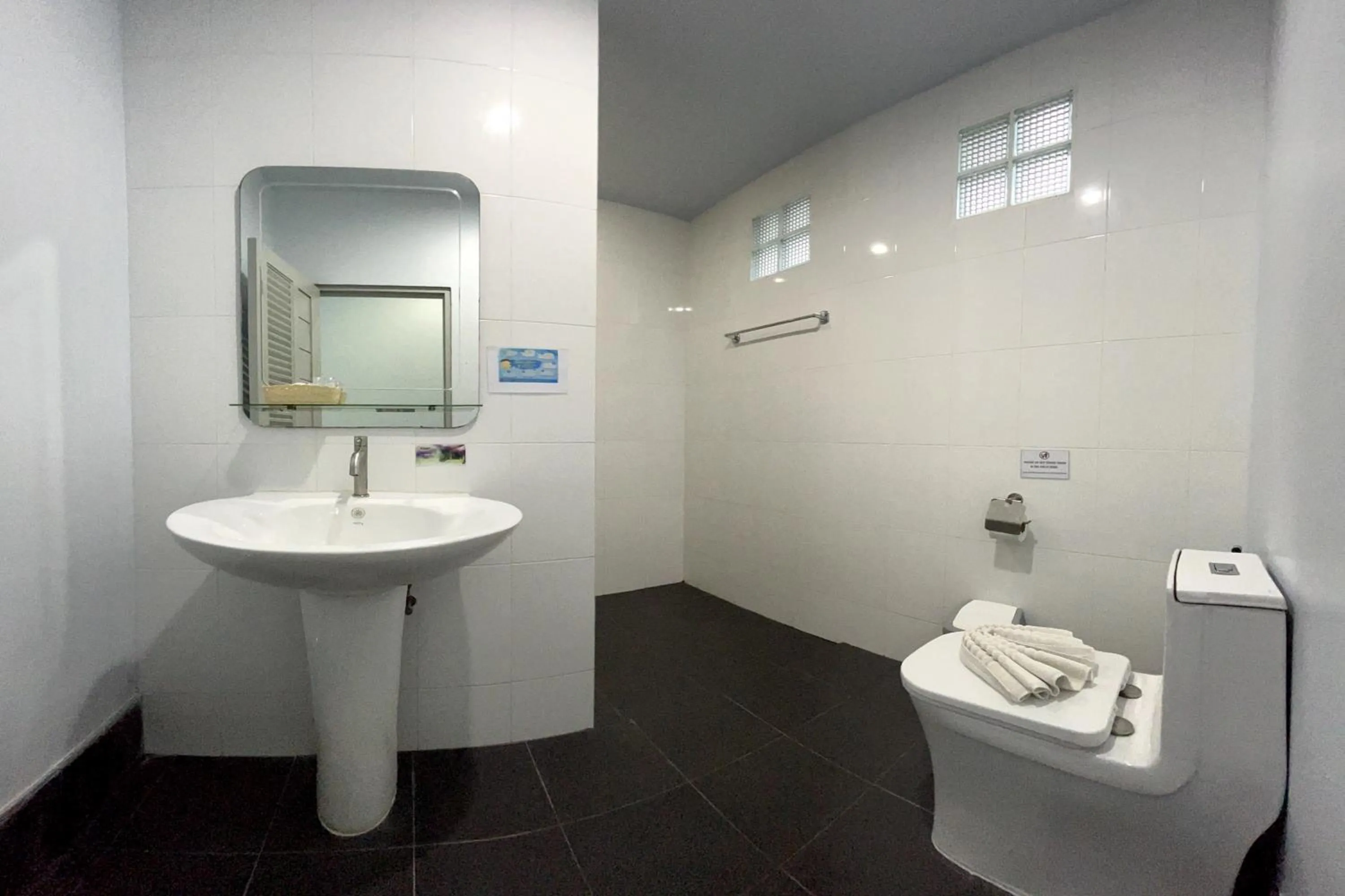 Bathroom in Arawan Beach Resort Krabi