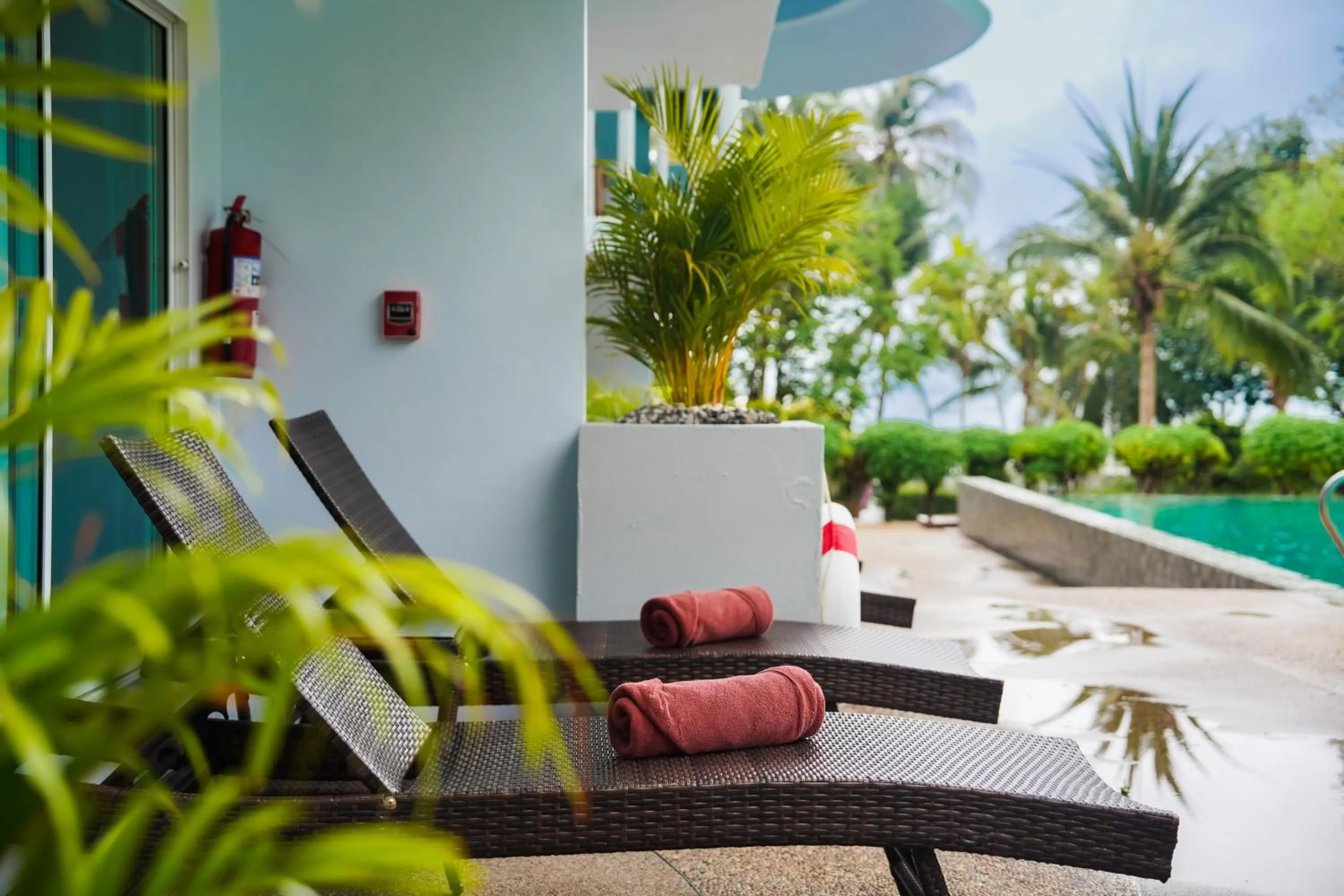 Swimming pool in Arawan Beach Resort Krabi