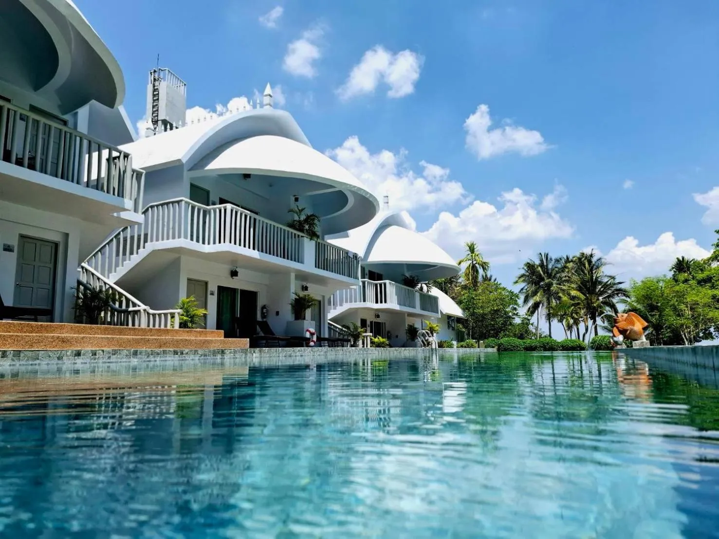 Swimming pool in Arawan Beach Resort Krabi