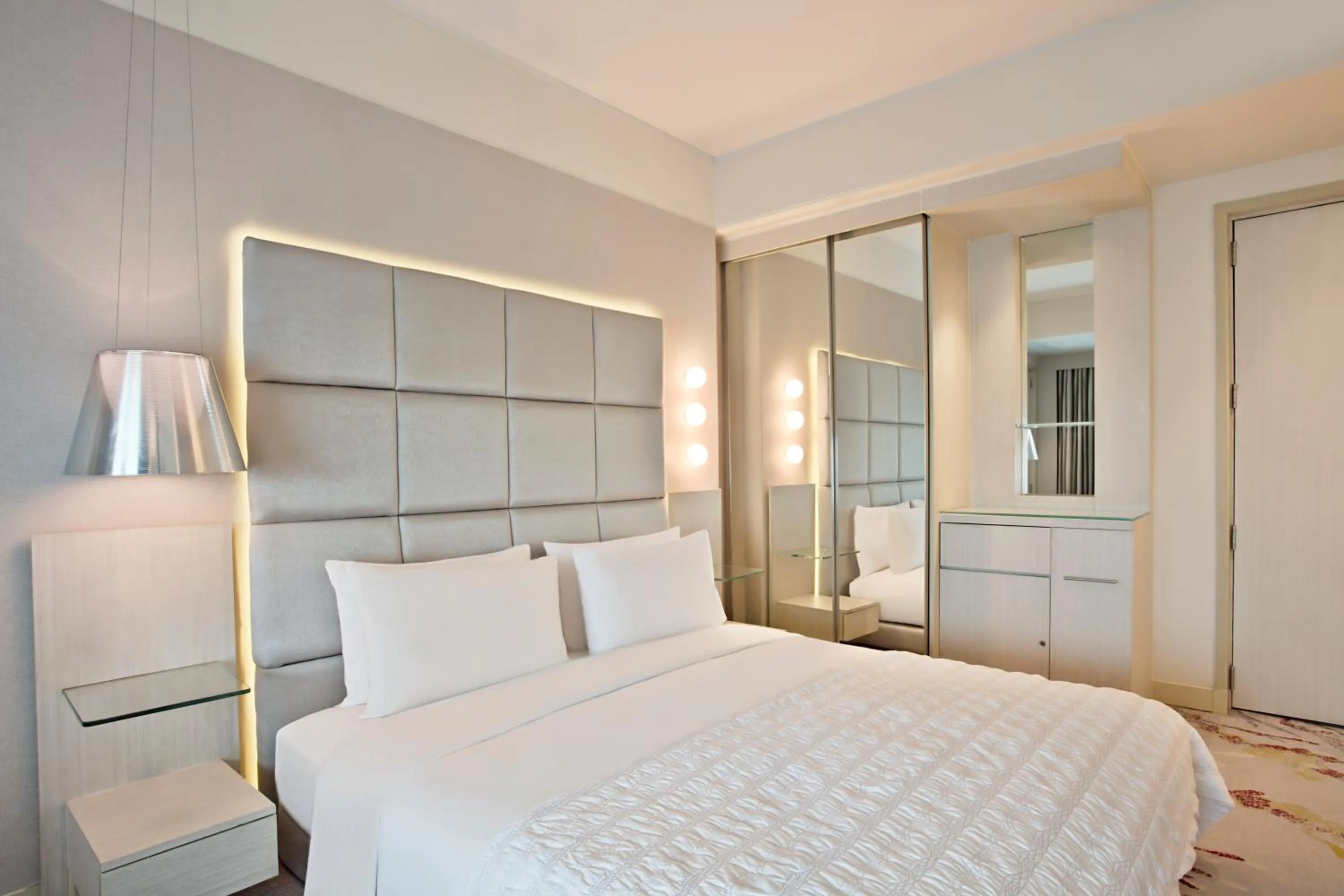 Bed in Le Meridien Gurgaon, Delhi NCR