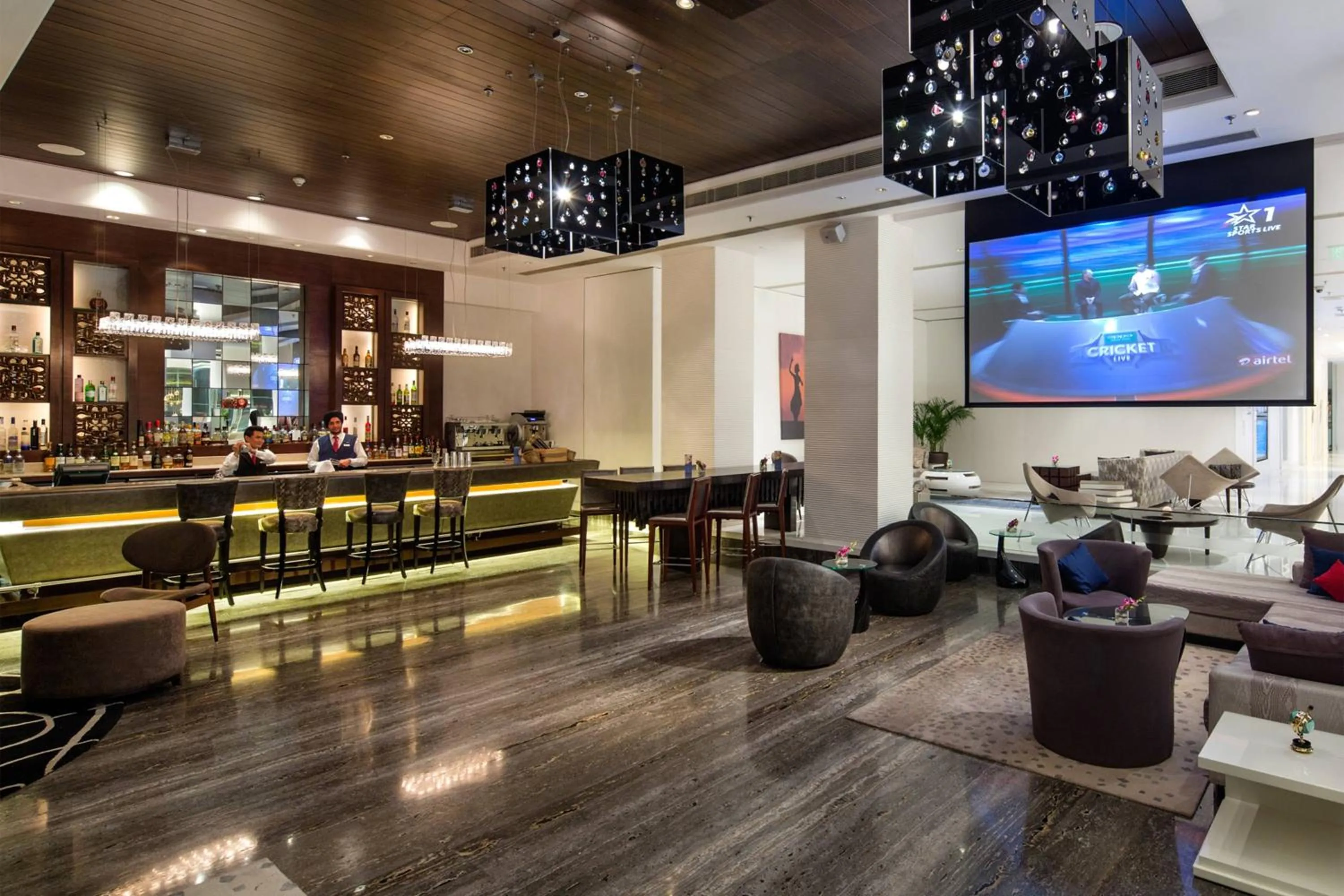 Lounge or bar in Le Meridien Gurgaon, Delhi NCR