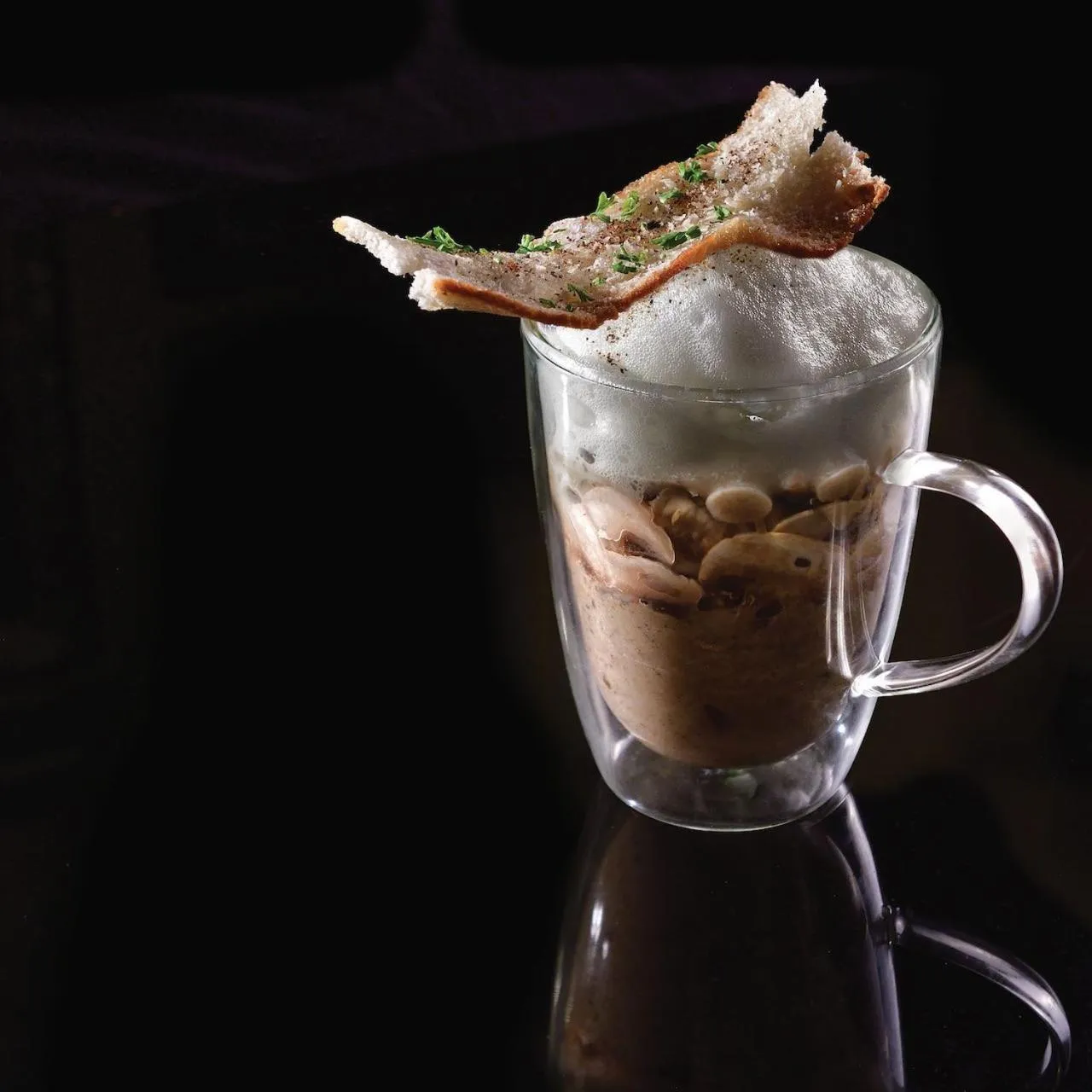 Restaurant/places to eat in Le Meridien Gurgaon, Delhi NCR