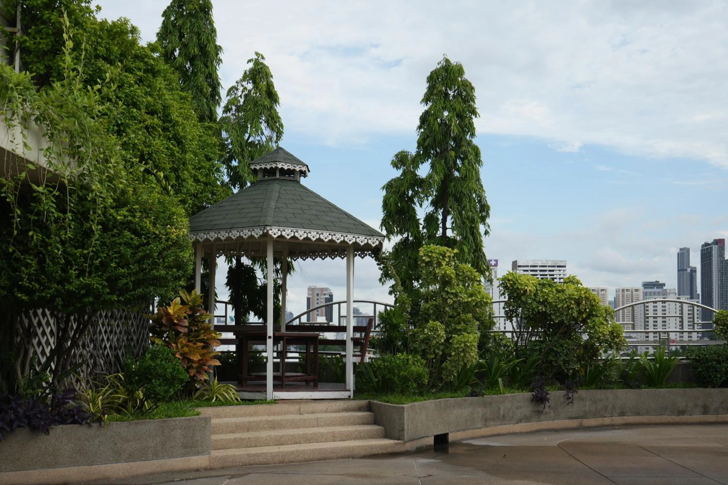 Garden in Royal Suite Hotel Bangkok