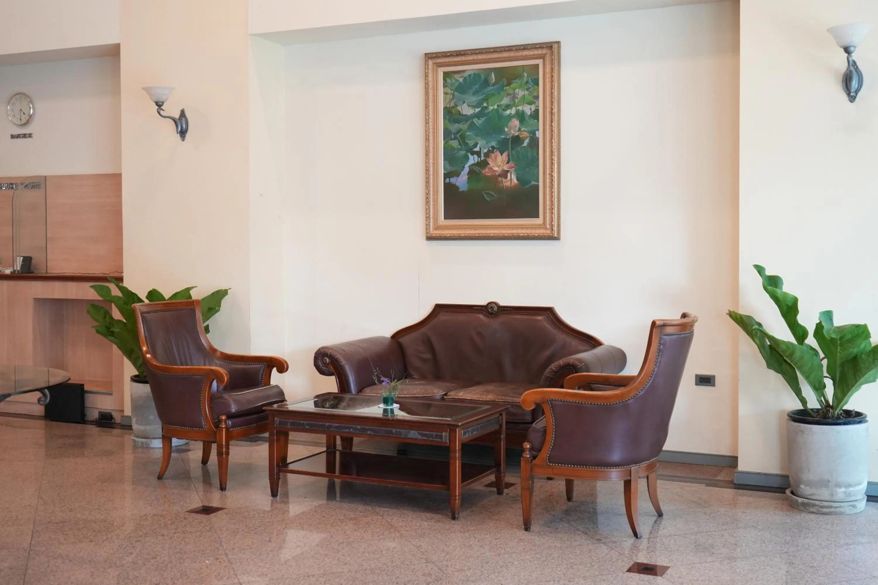 Lobby or reception in Royal Suite Hotel Bangkok