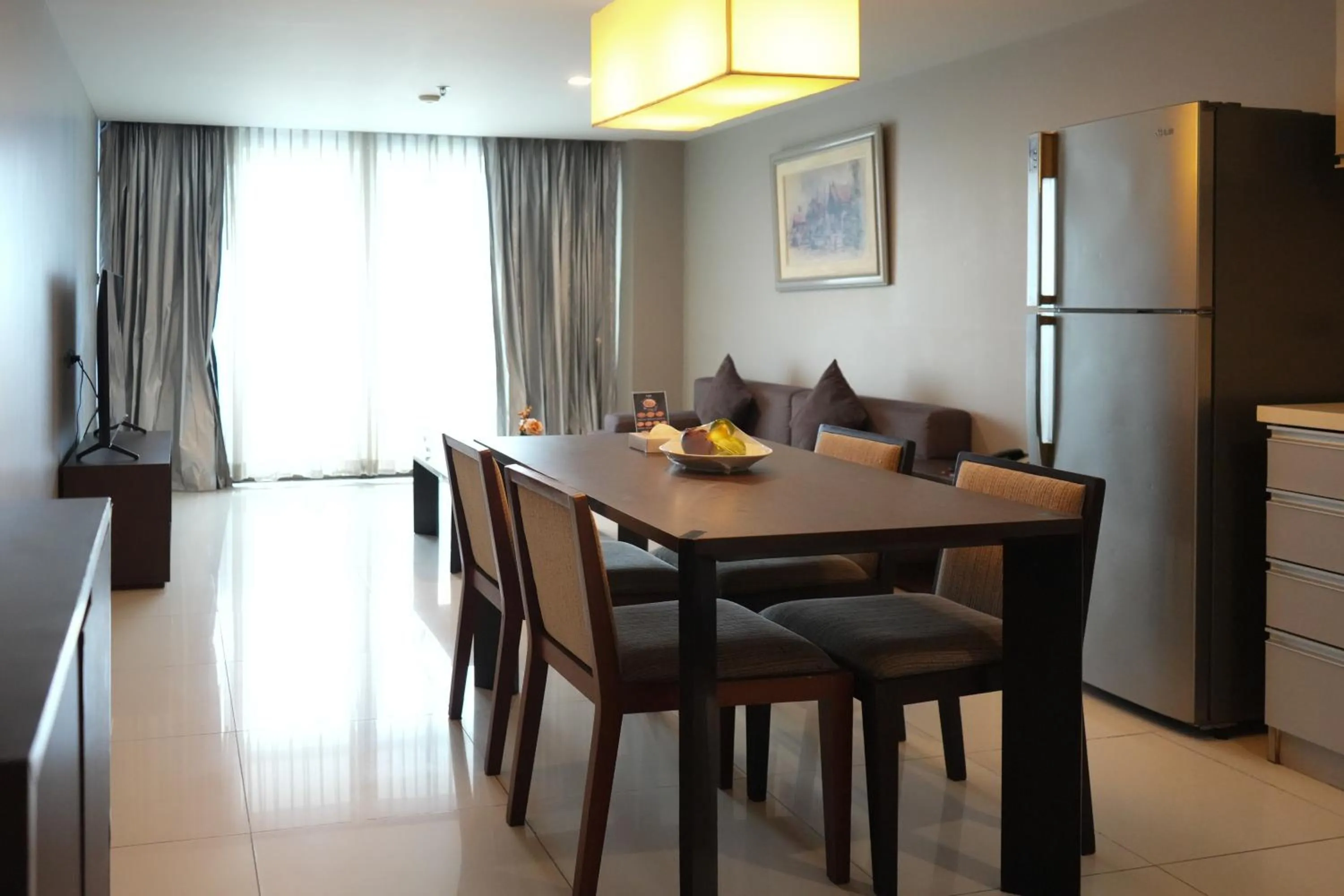 Dining area in Royal Suite Hotel Bangkok