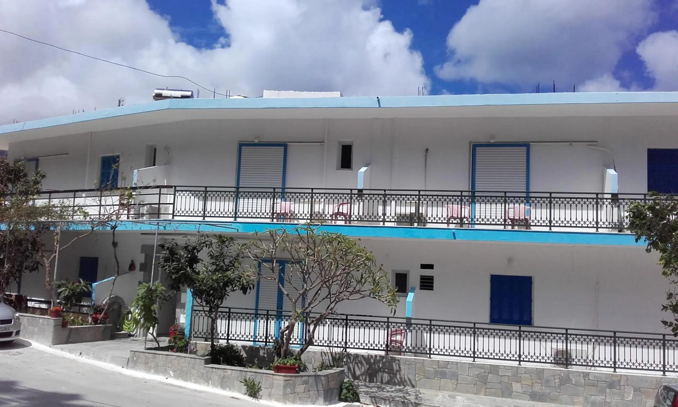 Facade/entrance in Nikos Hotel