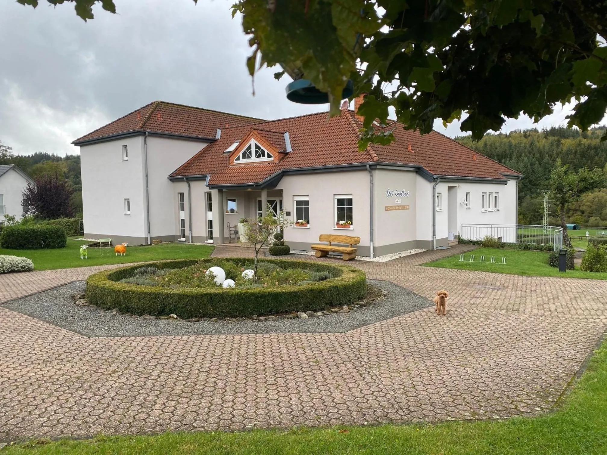 Facade/entrance in Das Landhaus