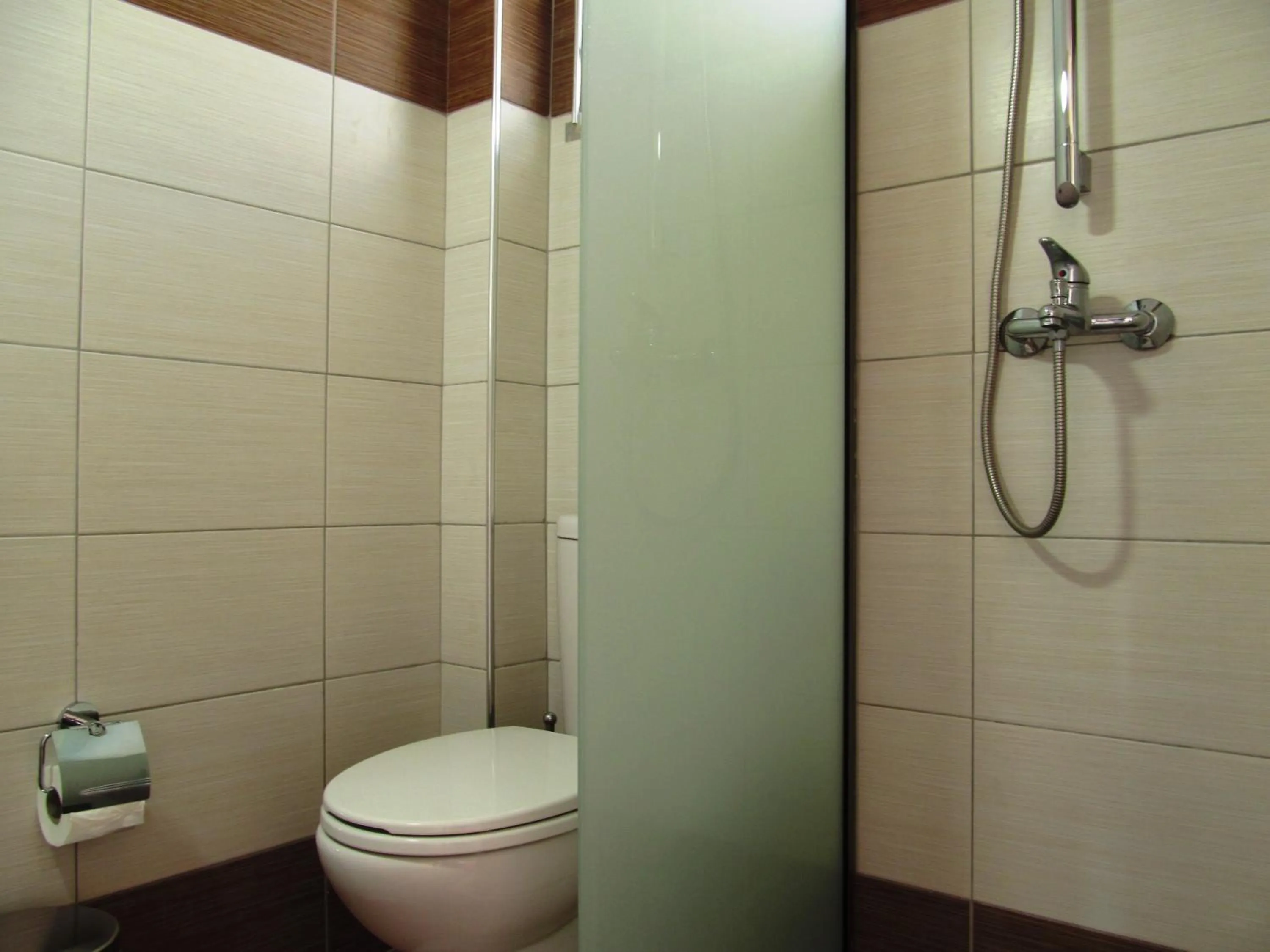 Toilet in Paraschos Studios Kos