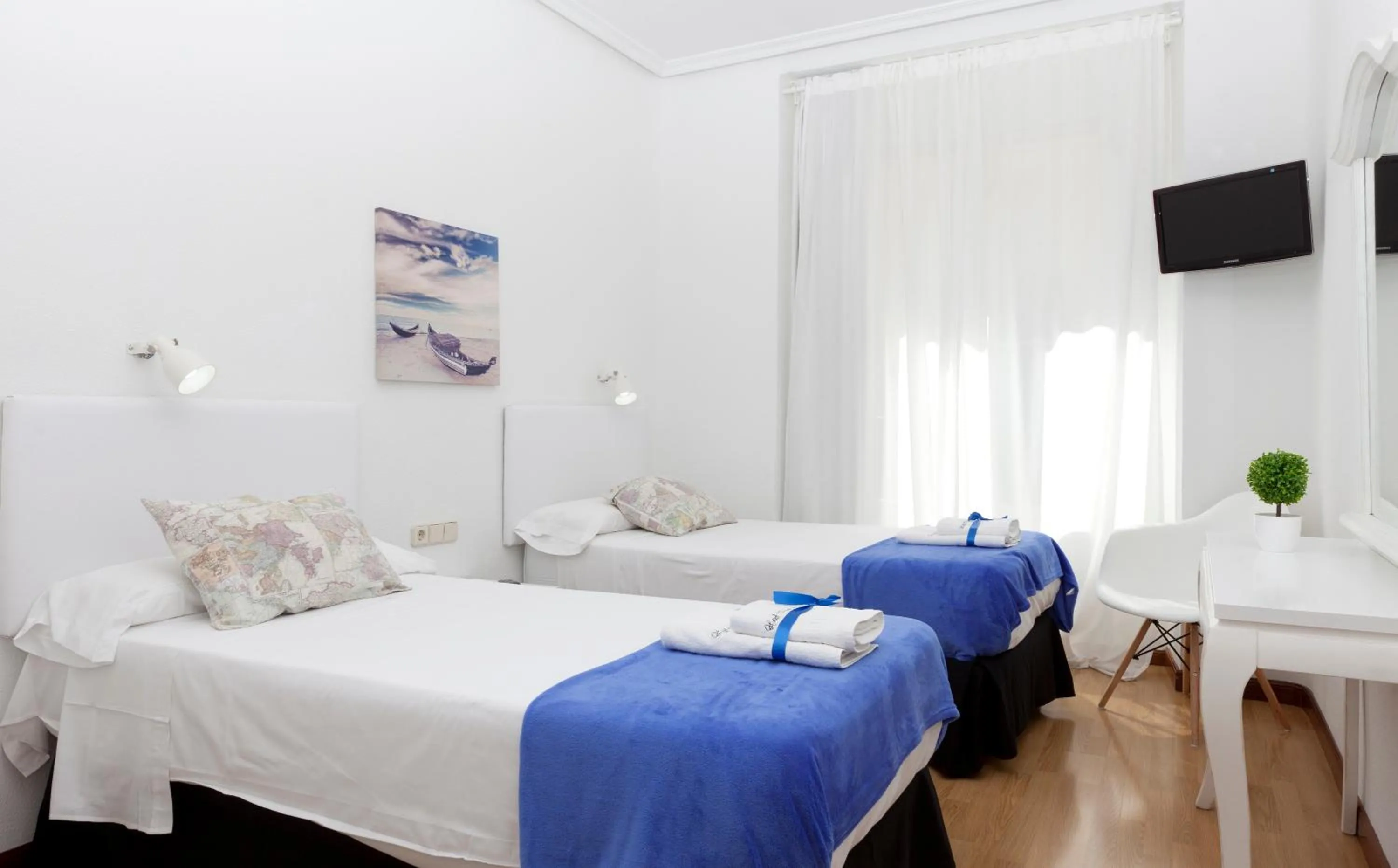 Balcony/Terrace, Bed in Vázquez de Mella Gran Vía