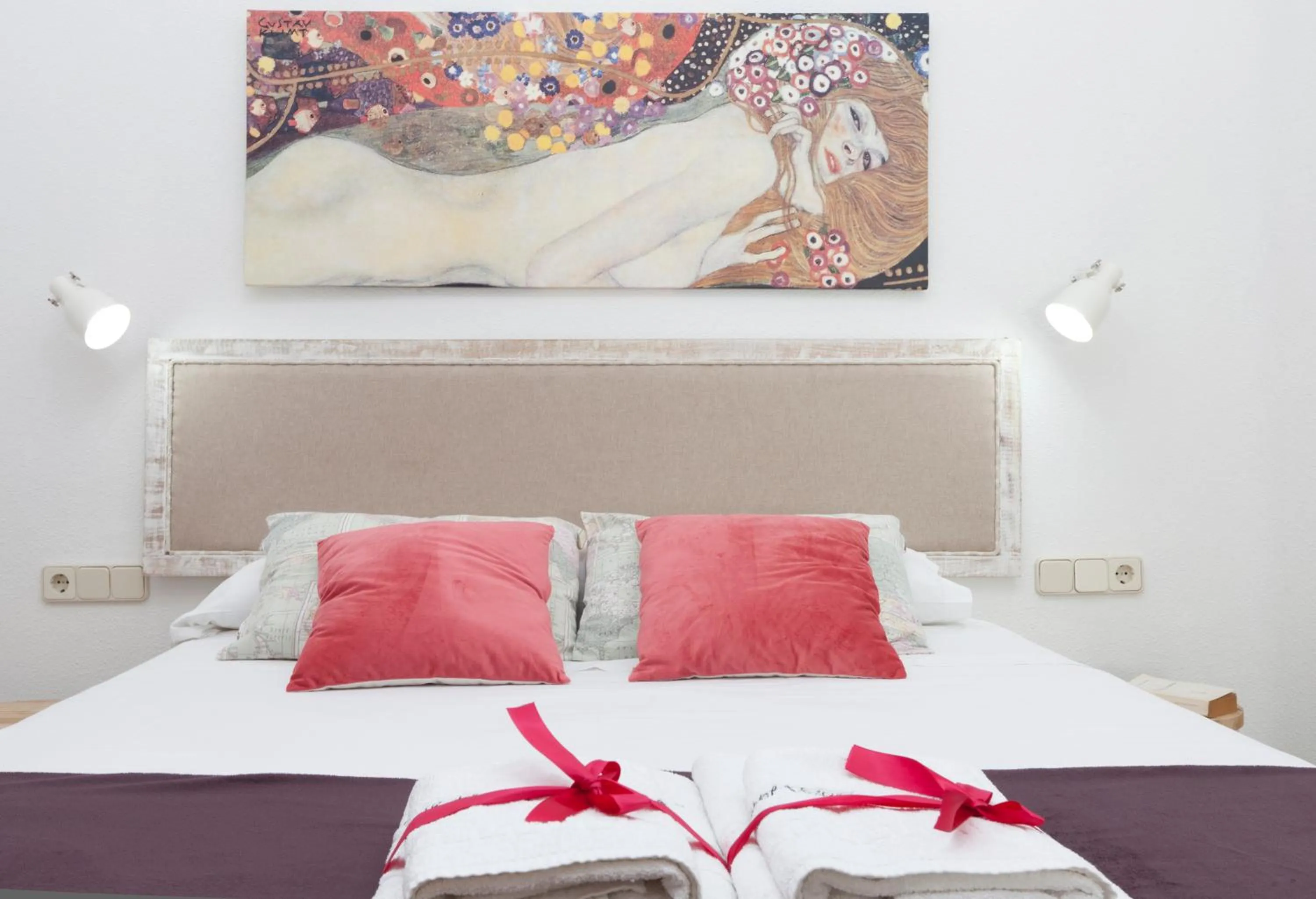 Bedroom, Bed in Vázquez de Mella Gran Vía